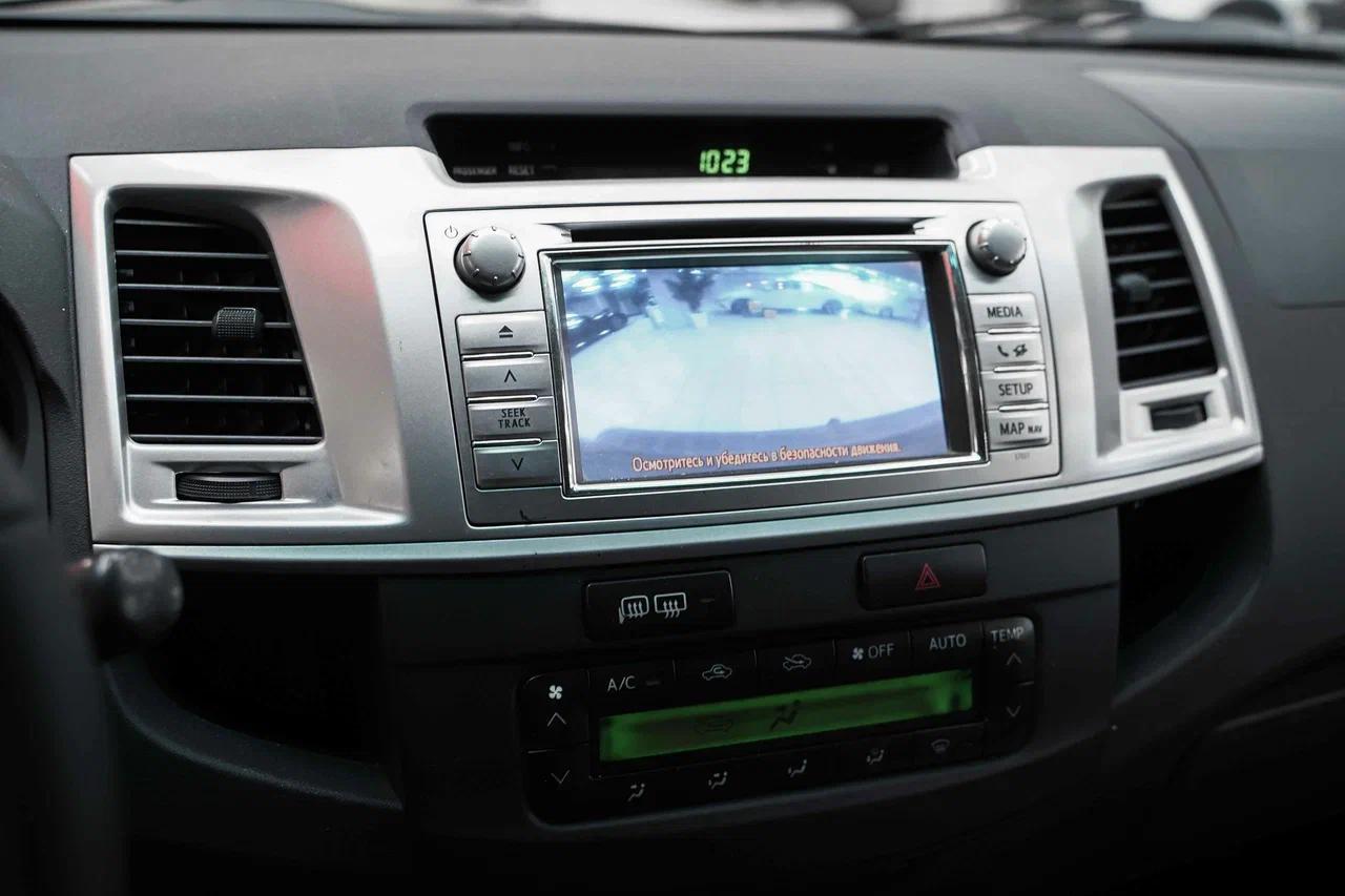 Toyota Hilux 2012, серый, ДЦ Орехово