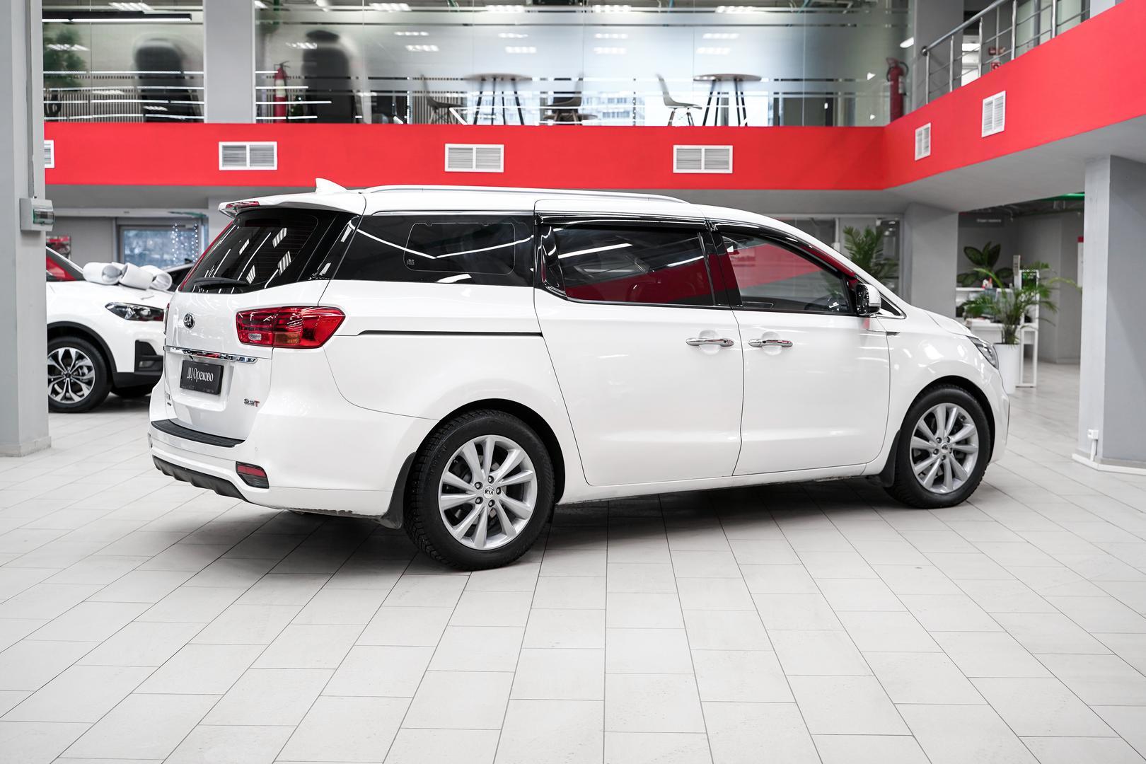 Kia Carnival 2019, белый, ДЦ Орехово