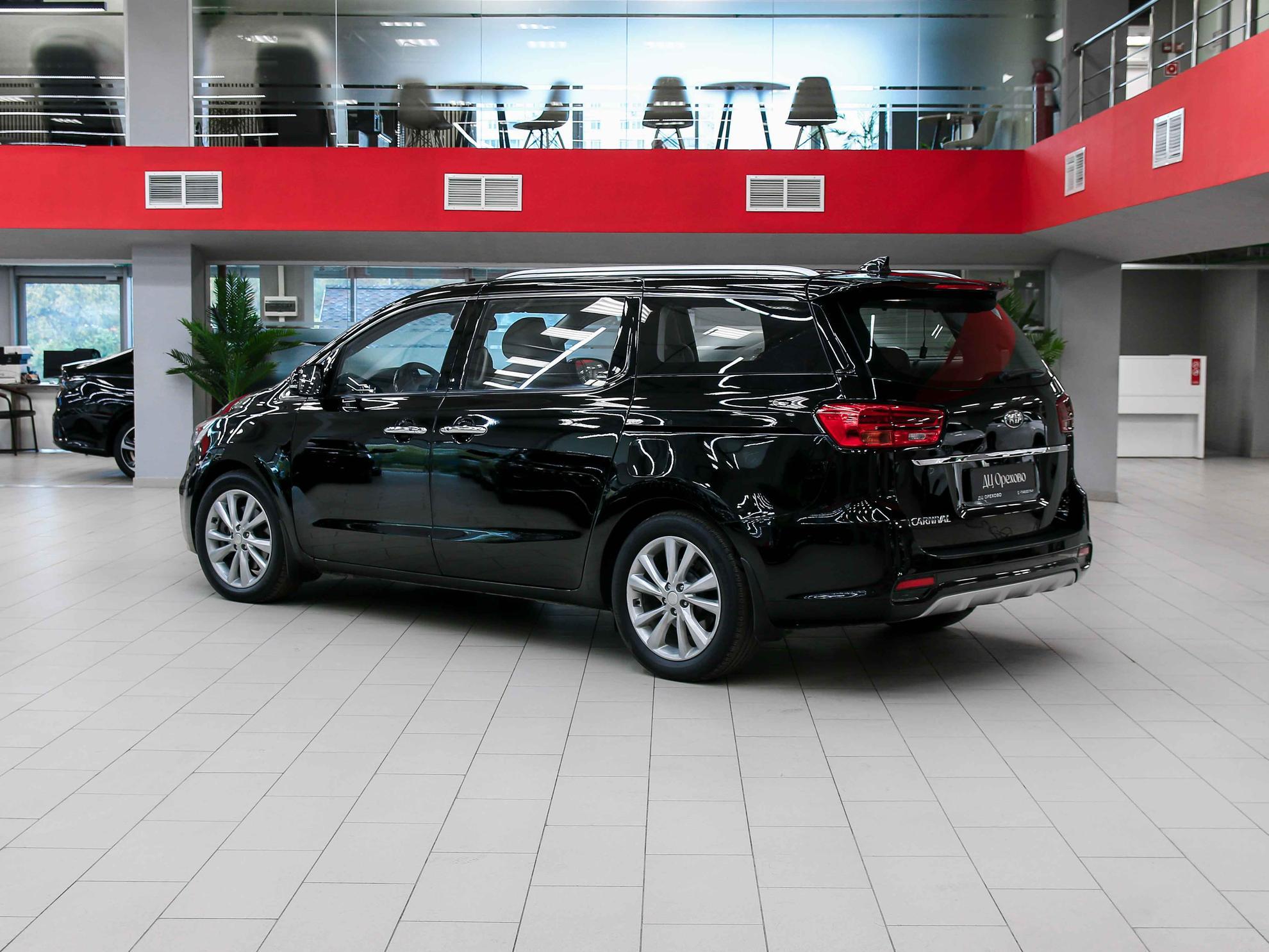 Kia Carnival 2018, черный, ДЦ Орехово