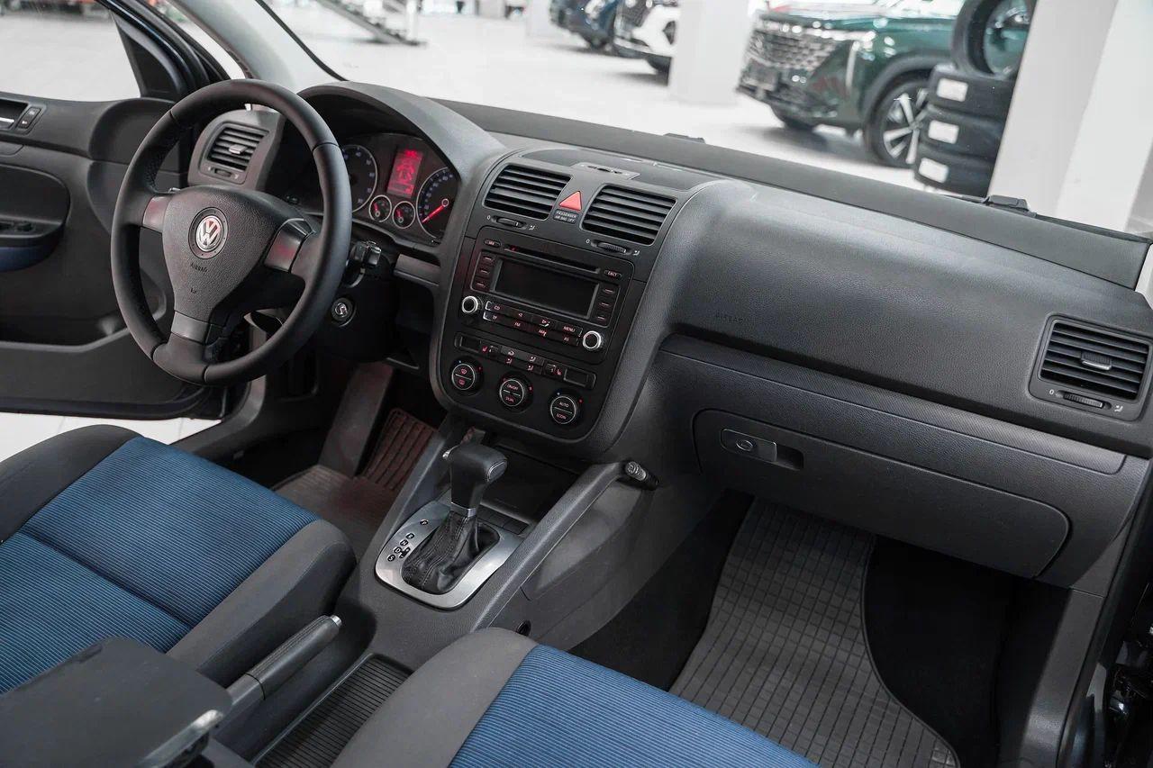 Volkswagen Golf 2006, серый, ДЦ Орехово