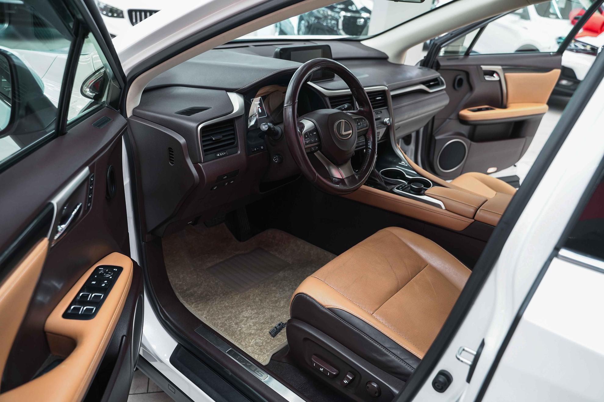 Lexus RX 2016, белый, ДЦ Орехово