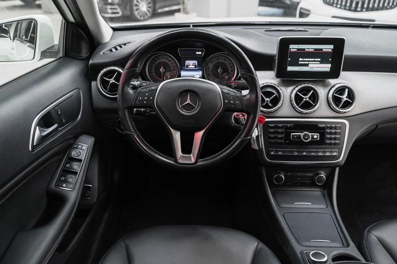 Mercedes-Benz GLA 2014, белый, ДЦ Орехово