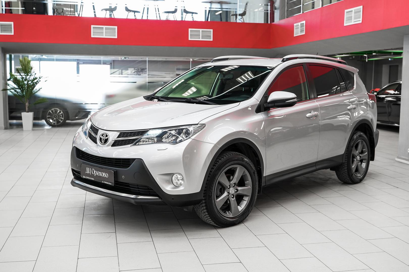Toyota RAV4 2015, серебряный, ДЦ Орехово