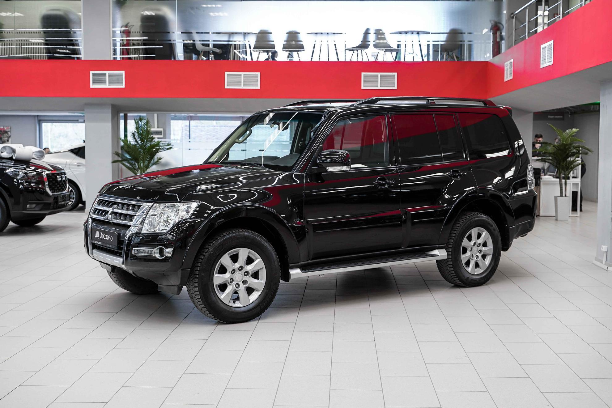 Mitsubishi Pajero 2014, черный, ДЦ Орехово