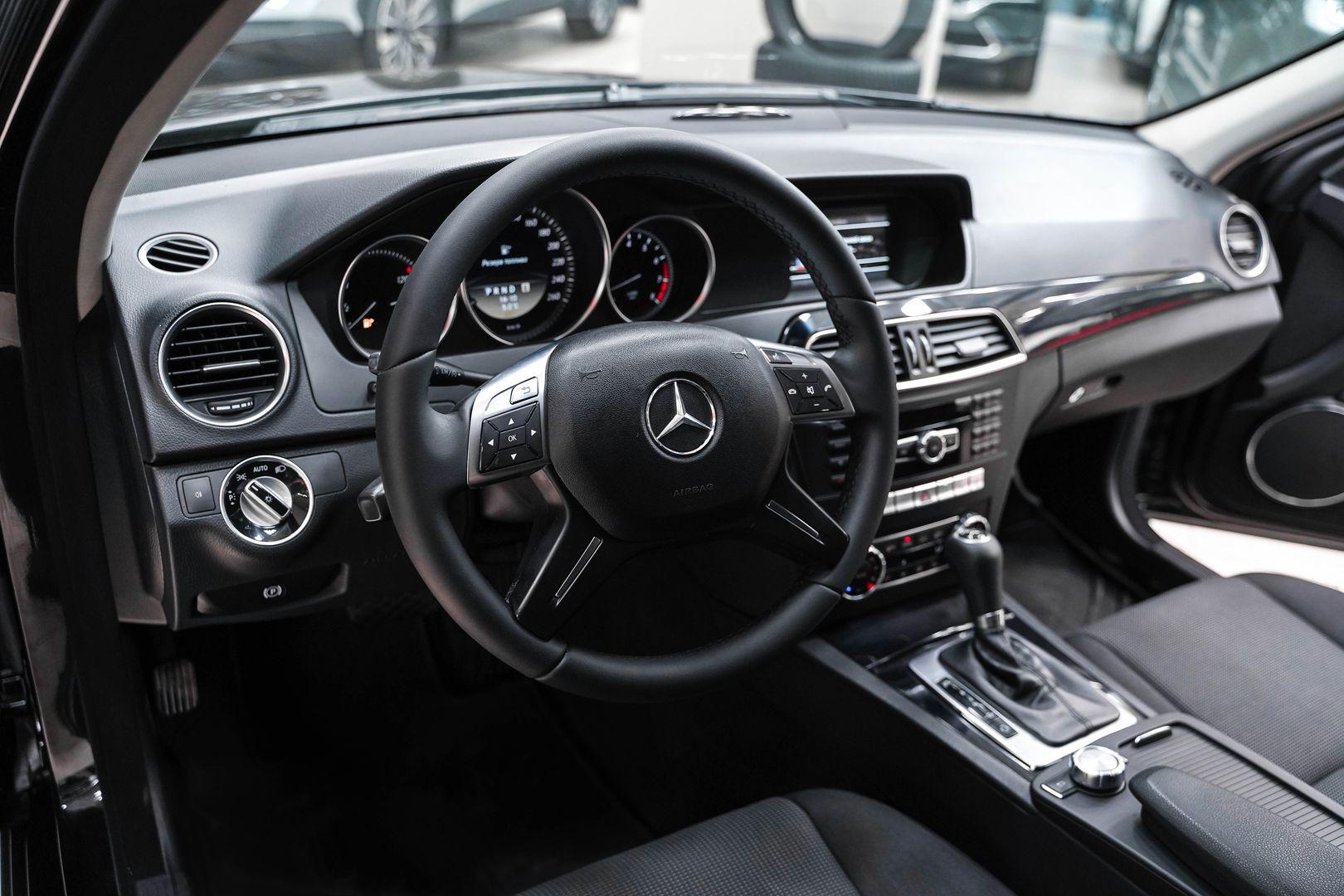 Mercedes-Benz C-Класс 2012, черный, ДЦ Орехово