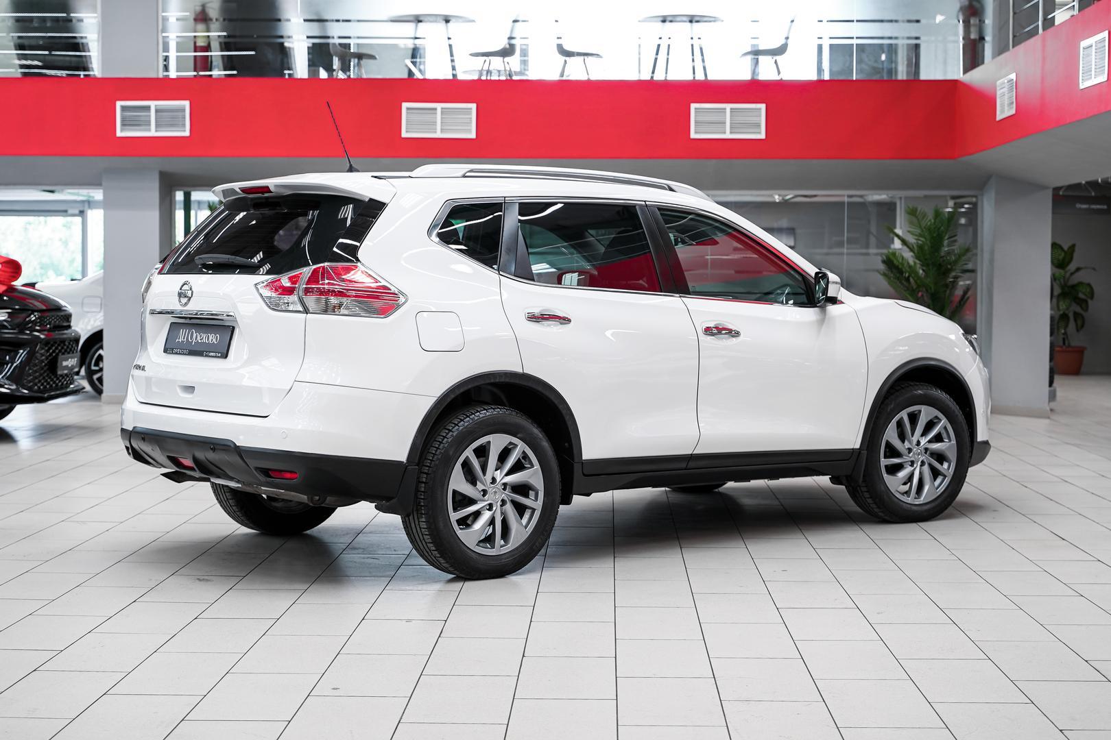 Nissan X-Trail 2015, белый, ДЦ Орехово