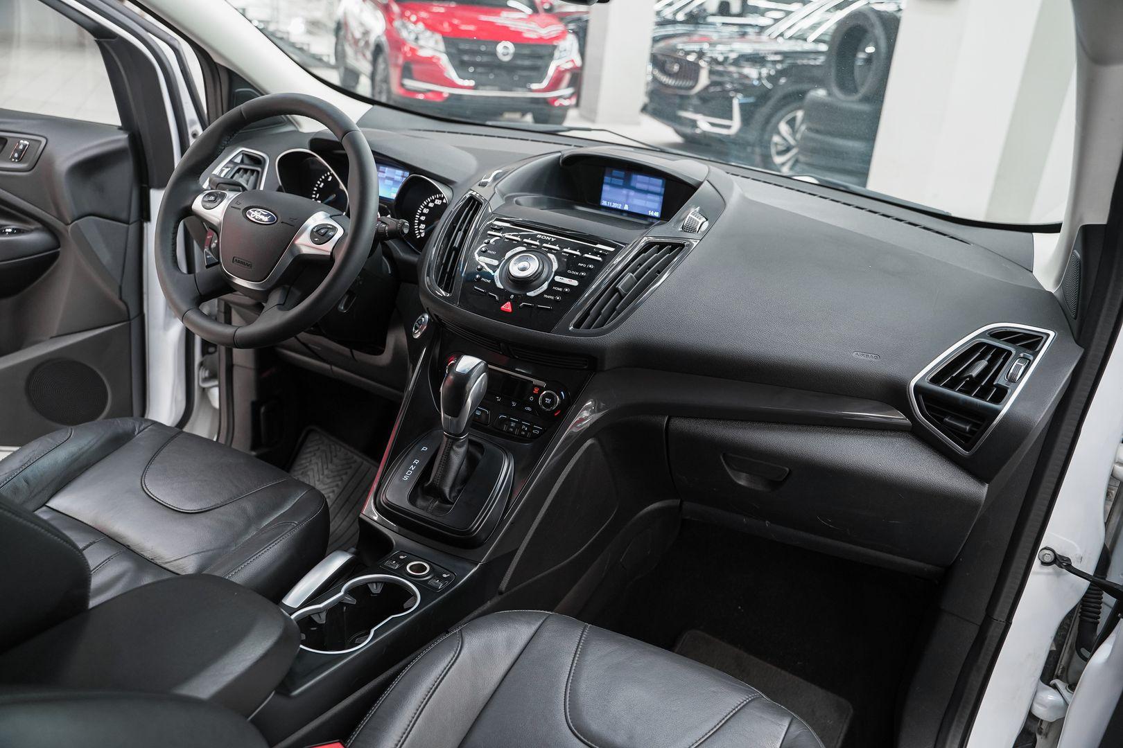 Ford Kuga 2013, белый, ДЦ Орехово