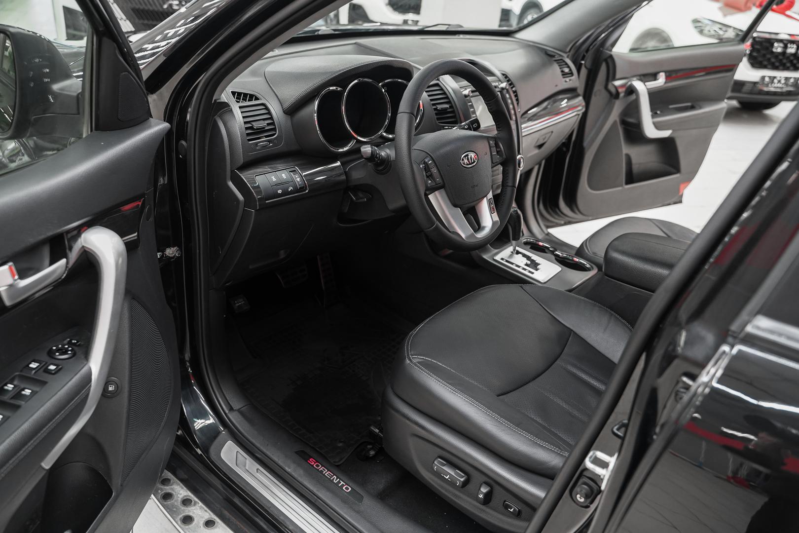 Kia Sorento 2012, черный, ДЦ Орехово