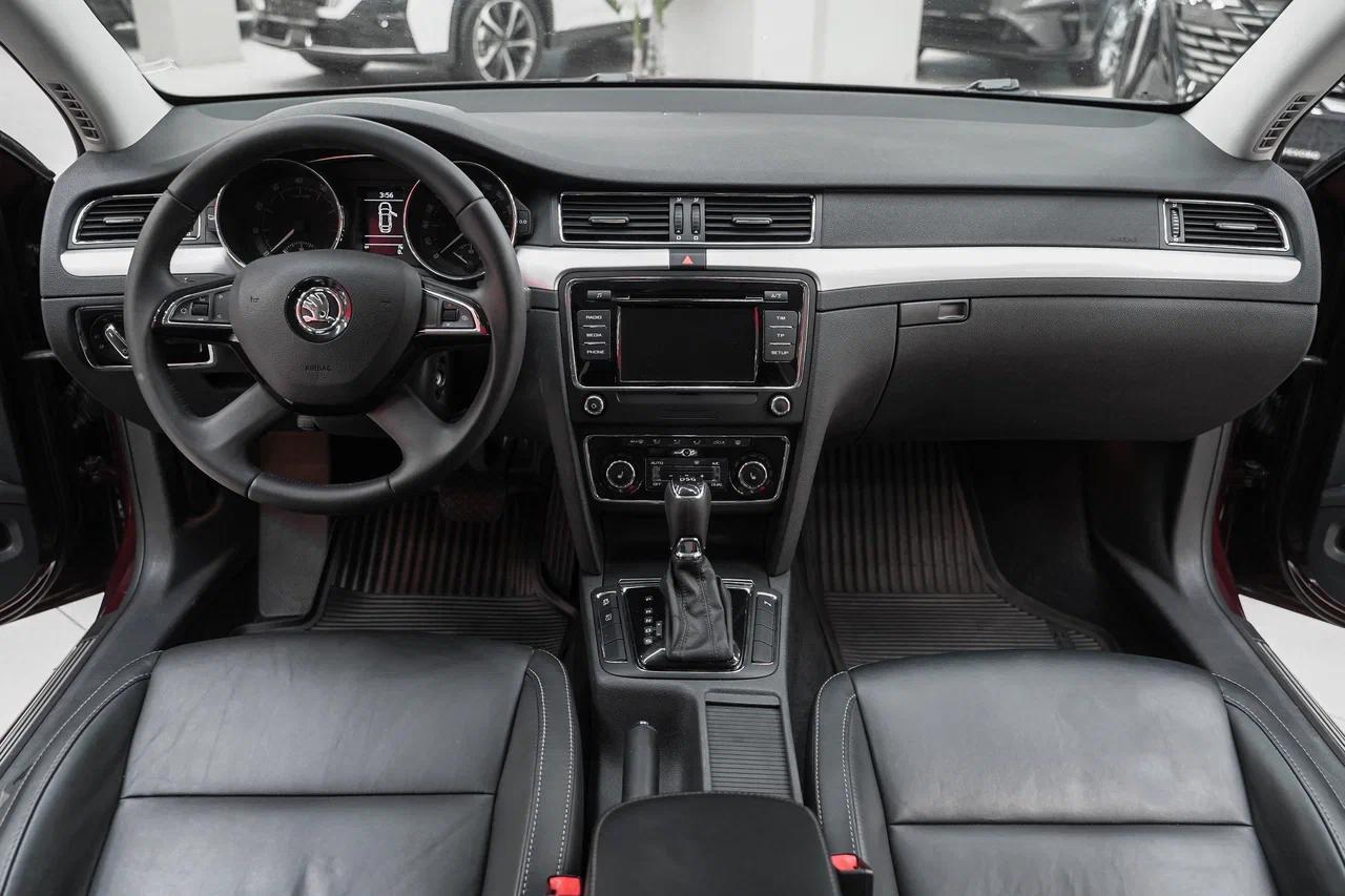 Skoda Superb 2014, пурпурный, ДЦ Орехово