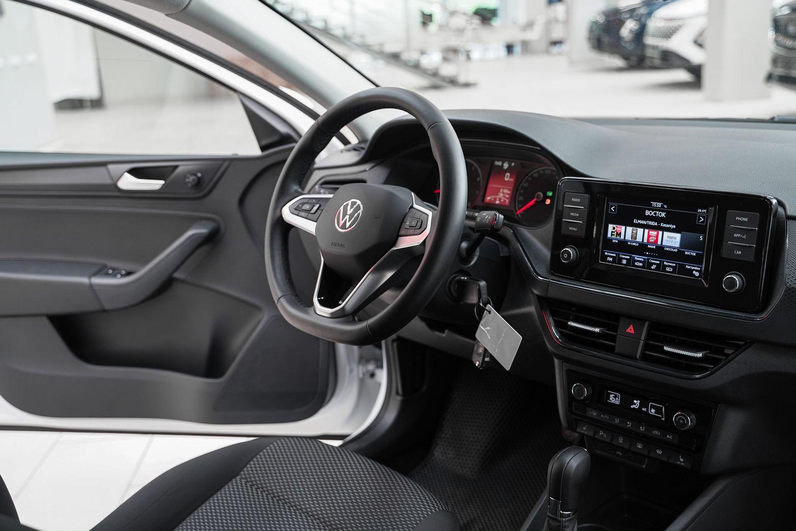 Volkswagen Polo 2020, белый, ДЦ Орехово
