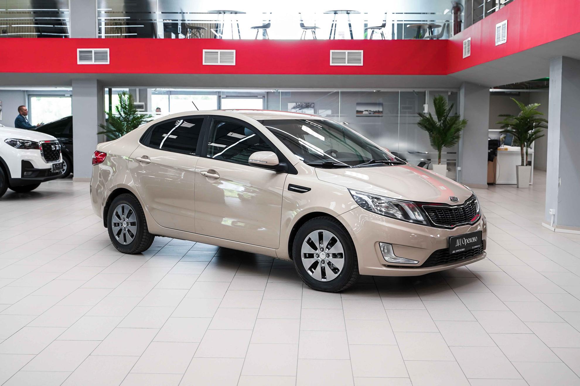 Kia Rio 2012, бежевый, ДЦ Орехово