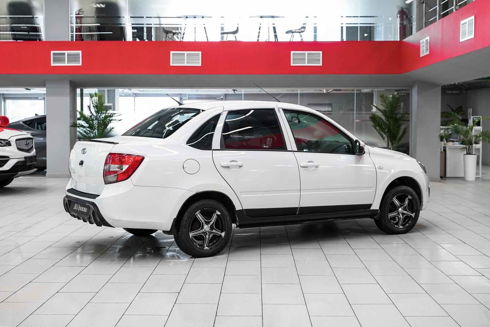 LADA (ВАЗ) Granta 2014, белый, ДЦ Орехово