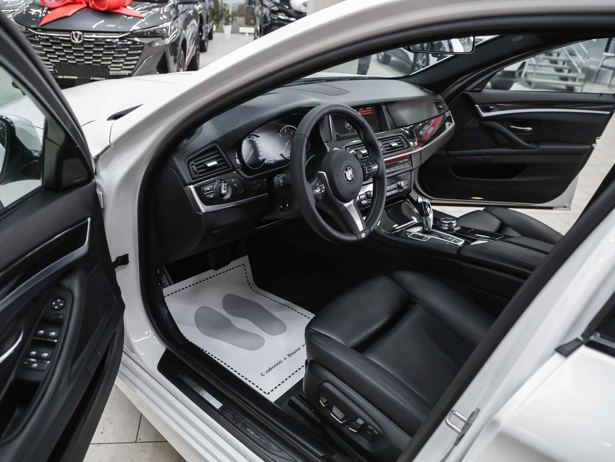 BMW 5 серии 2016, белый, ДЦ Орехово