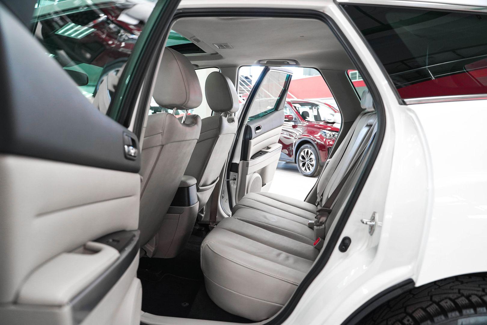 Mazda CX-7 2011, белый, ДЦ Орехово