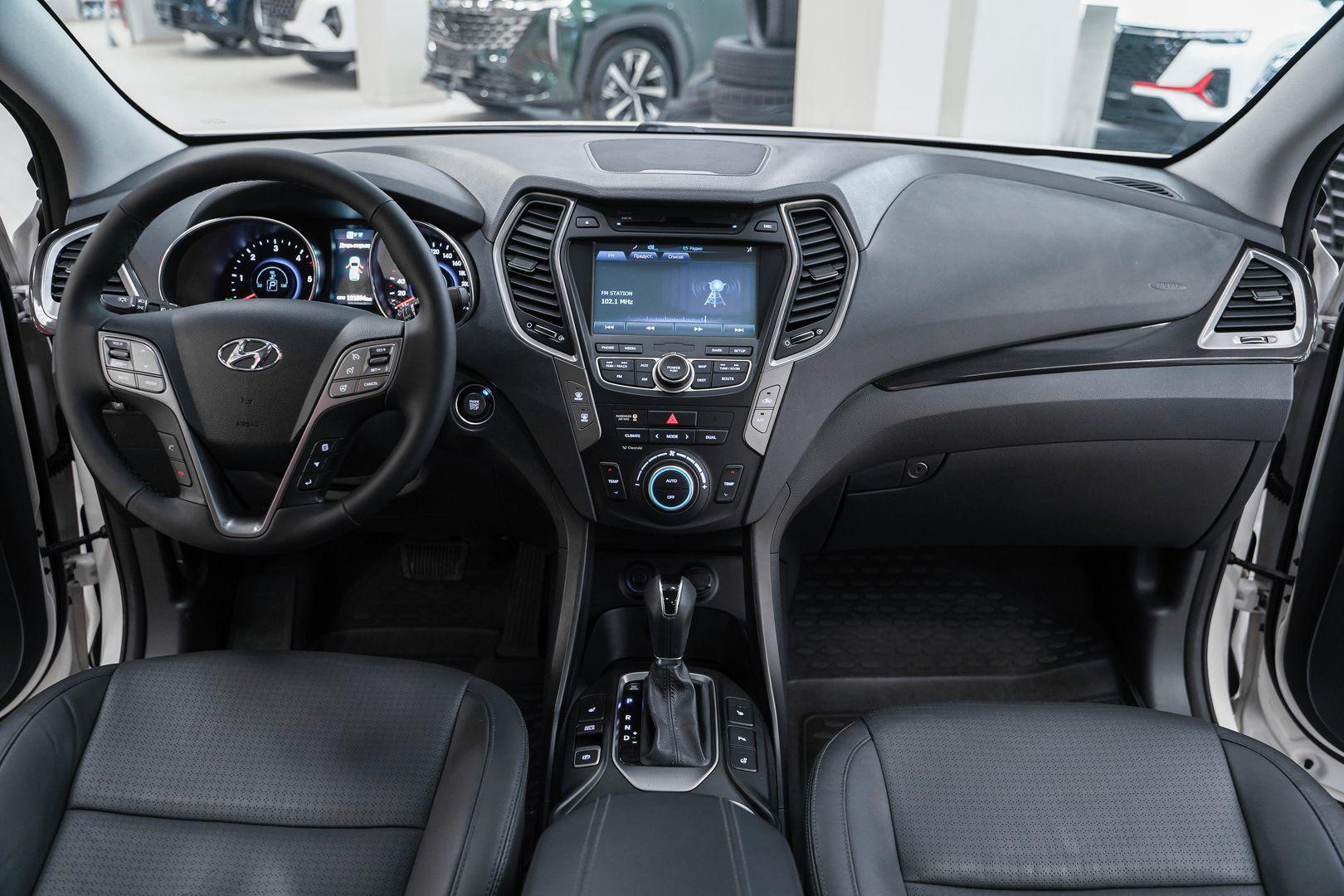 Hyundai Santa Fe 2013, белый, ДЦ Орехово