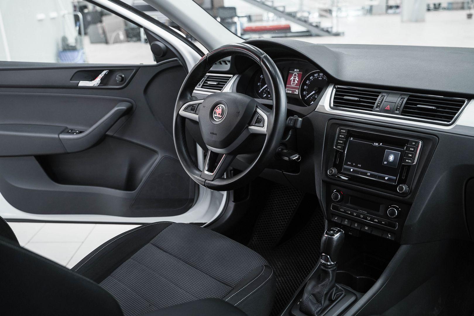 Skoda Rapid 2015, белый, ДЦ Орехово
