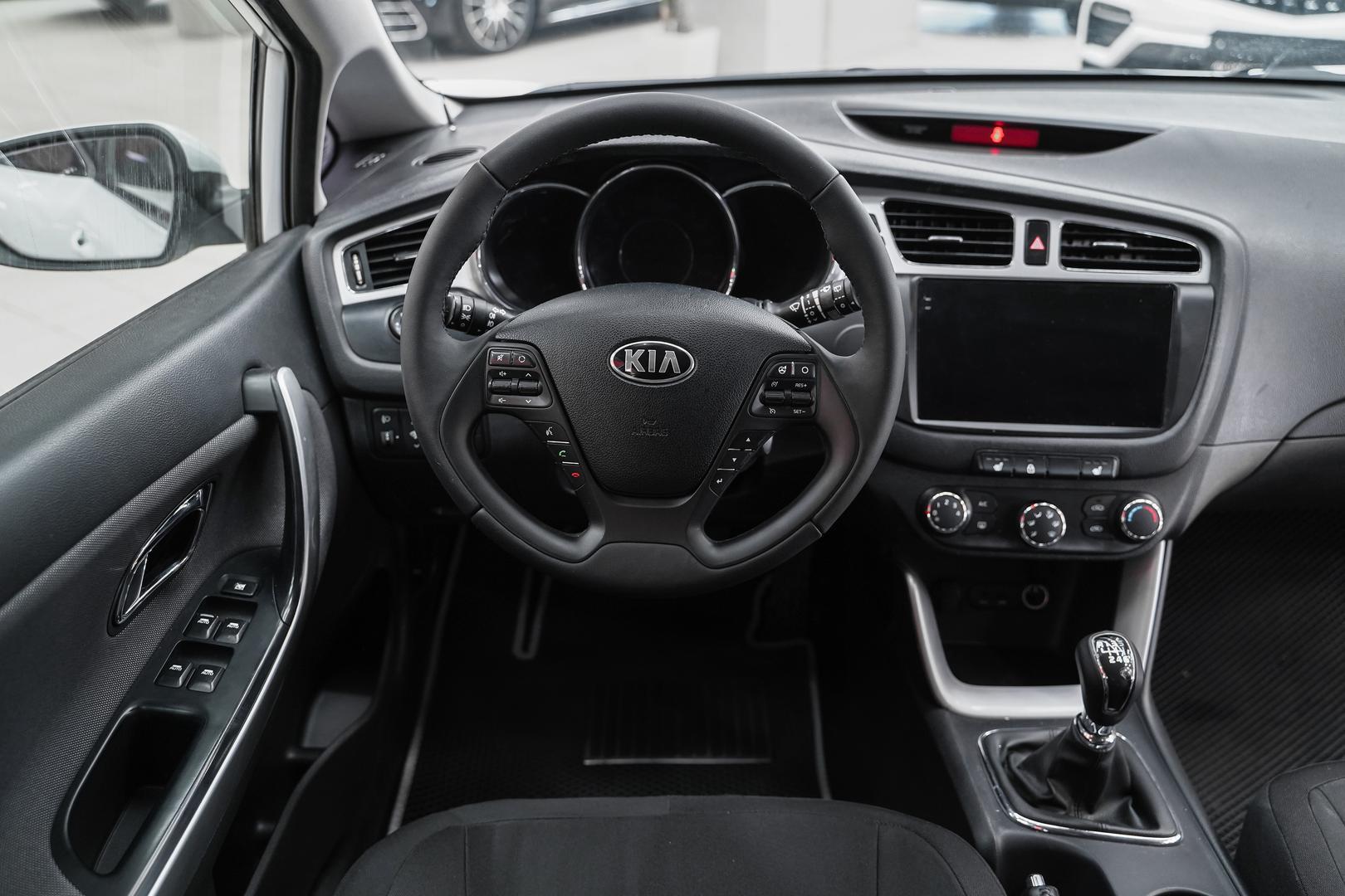 Kia Ceed 2012, белый, ДЦ Орехово