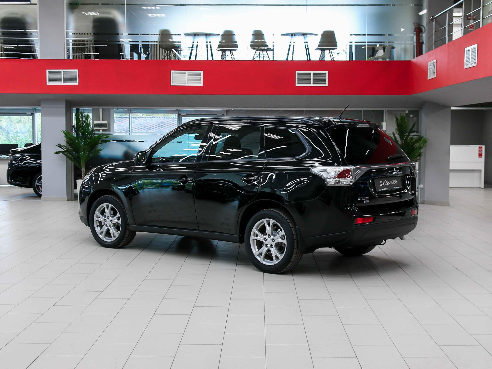 Mitsubishi Outlander 2013, черный, ДЦ Орехово