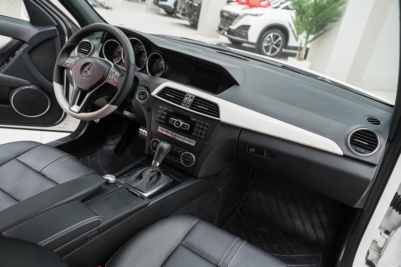 Mercedes-Benz C-Класс 2012, белый, ДЦ Орехово