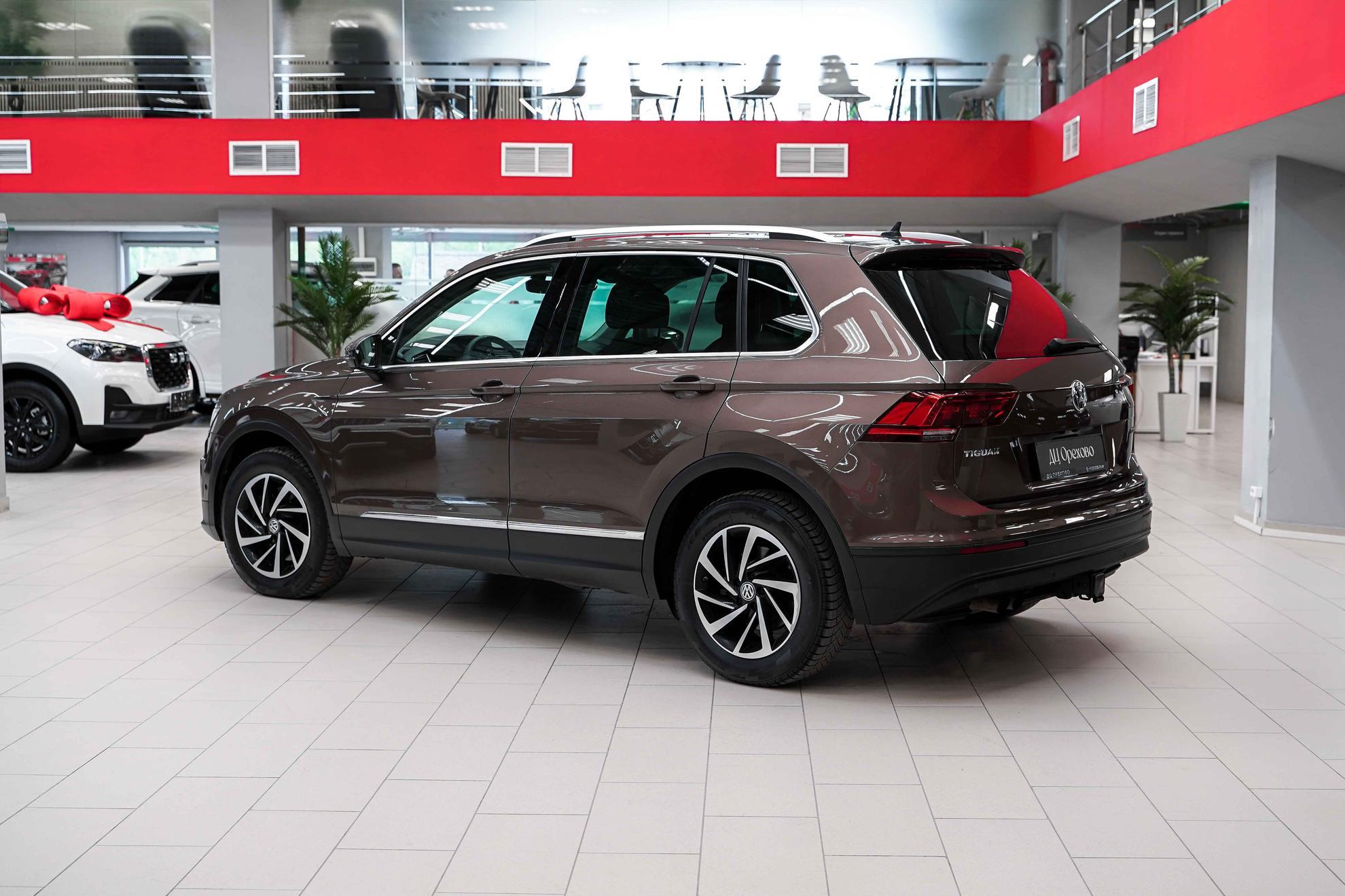 Volkswagen Tiguan 2018, коричневый, ДЦ Орехово