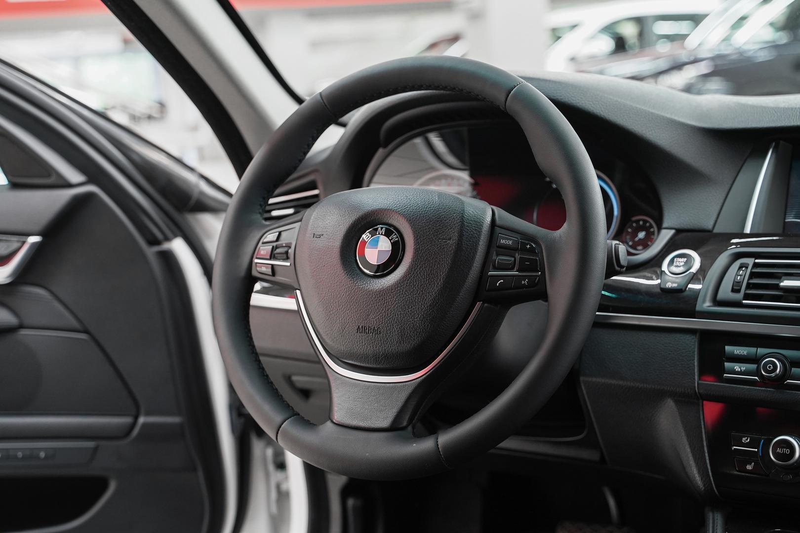 BMW 5 серии 2015, белый, ДЦ Орехово