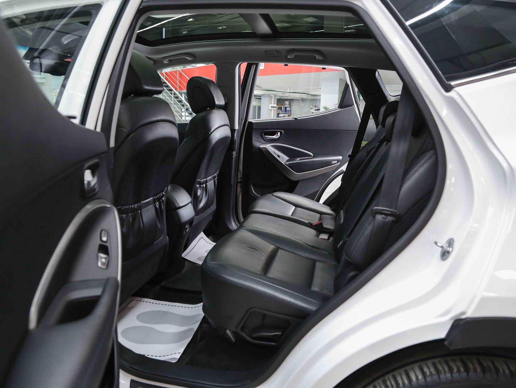 Hyundai Santa Fe 2013, белый, ДЦ Орехово