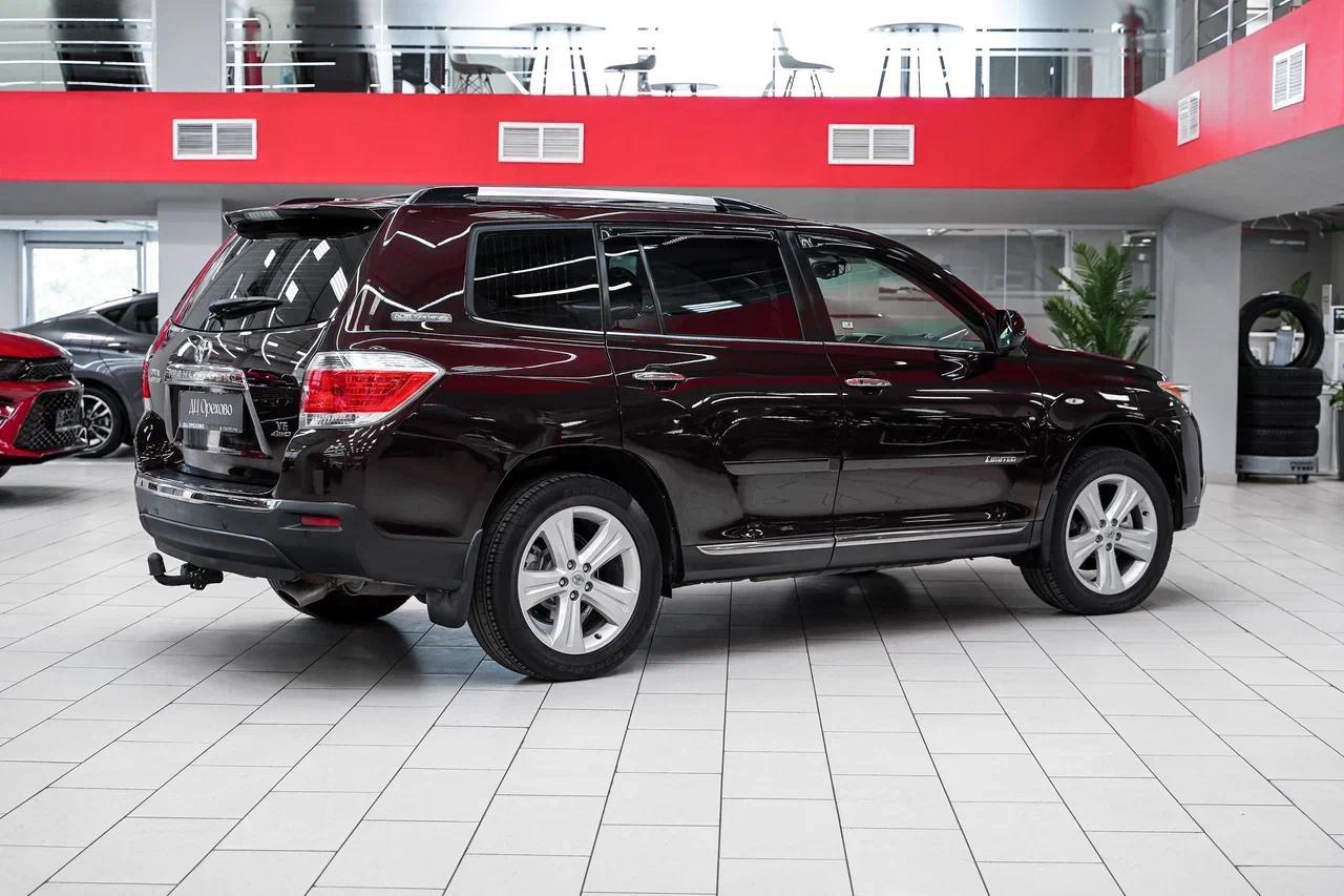 Toyota Highlander 2013, пурпурный, ДЦ Орехово