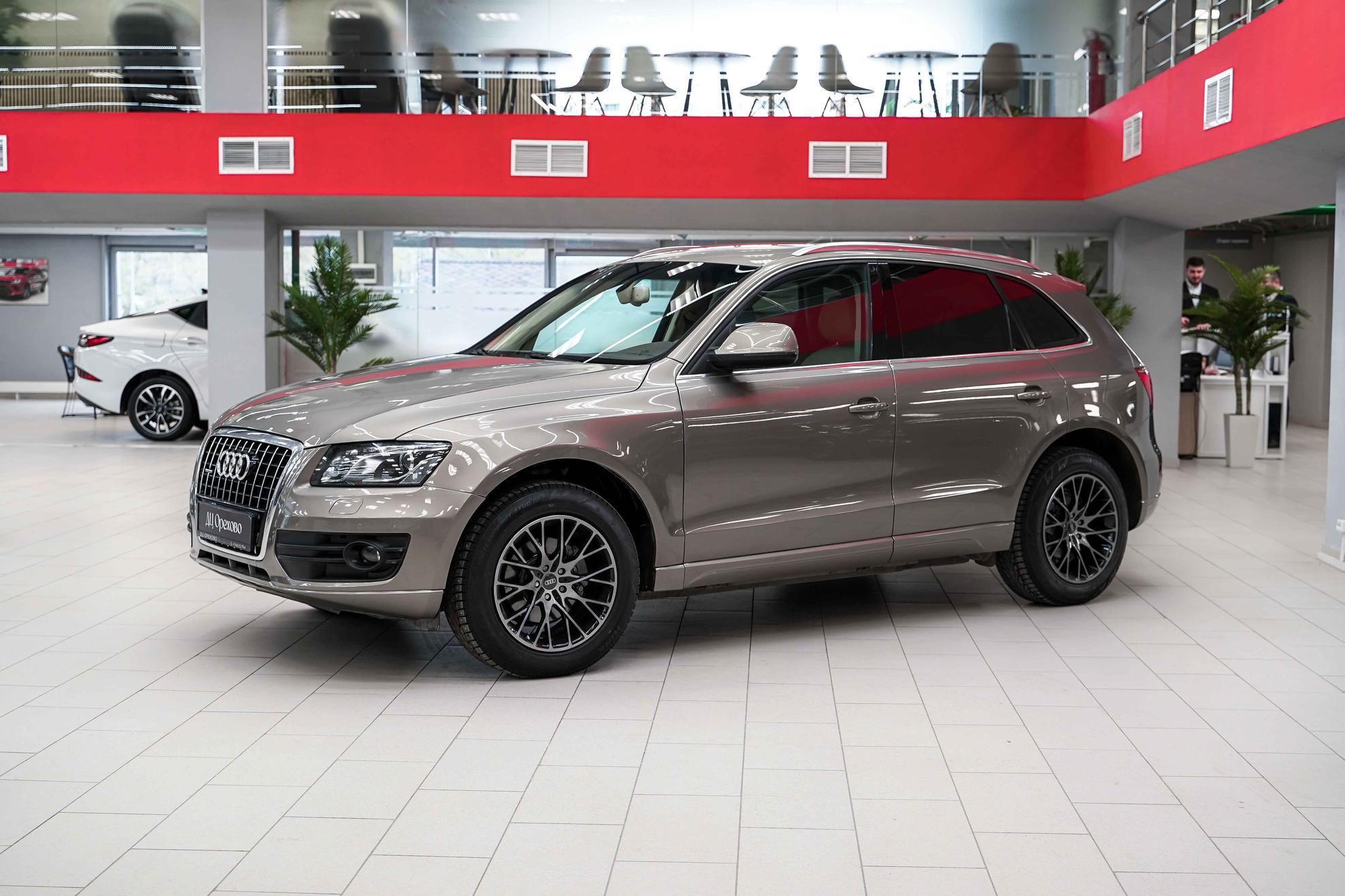 Audi Q5 2010, бежевый, ДЦ Орехово