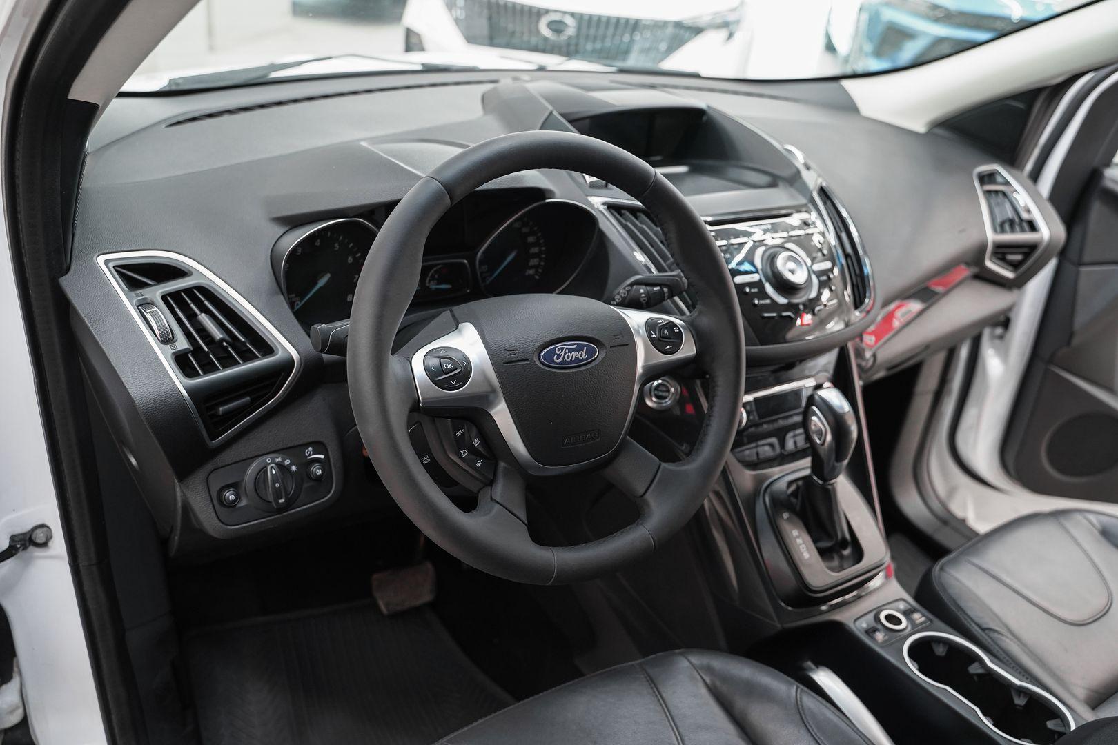 Ford Kuga 2013, белый, ДЦ Орехово