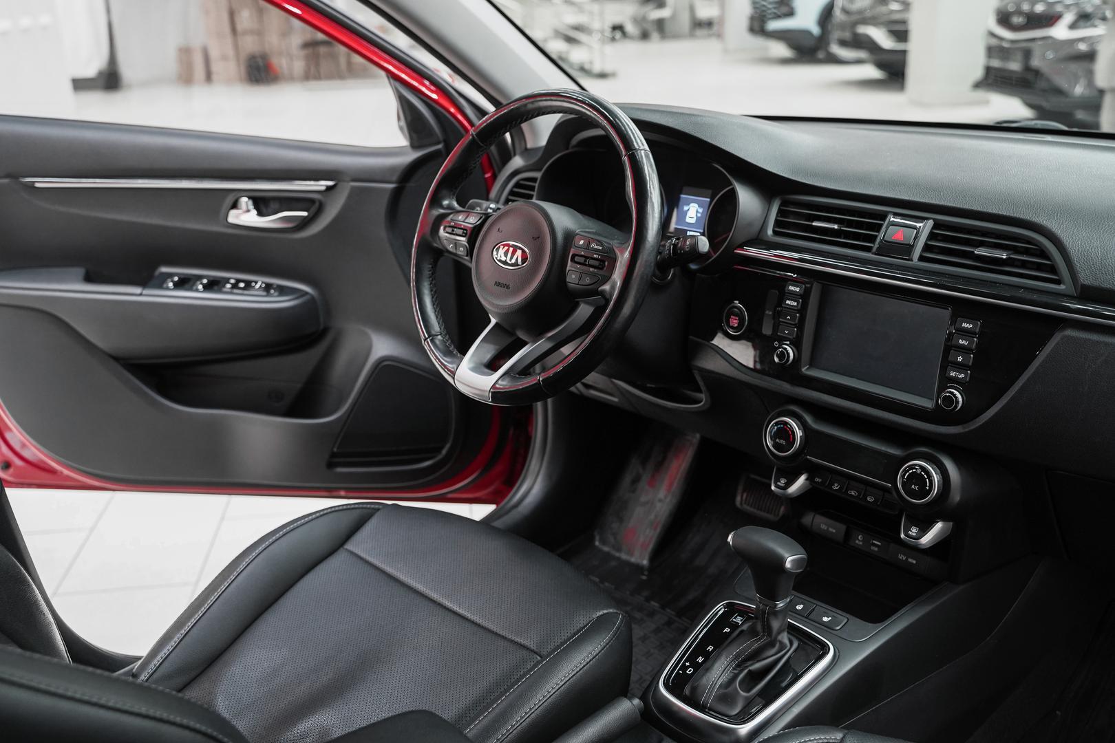 Kia Rio X-Line 2019, красный, ДЦ Орехово