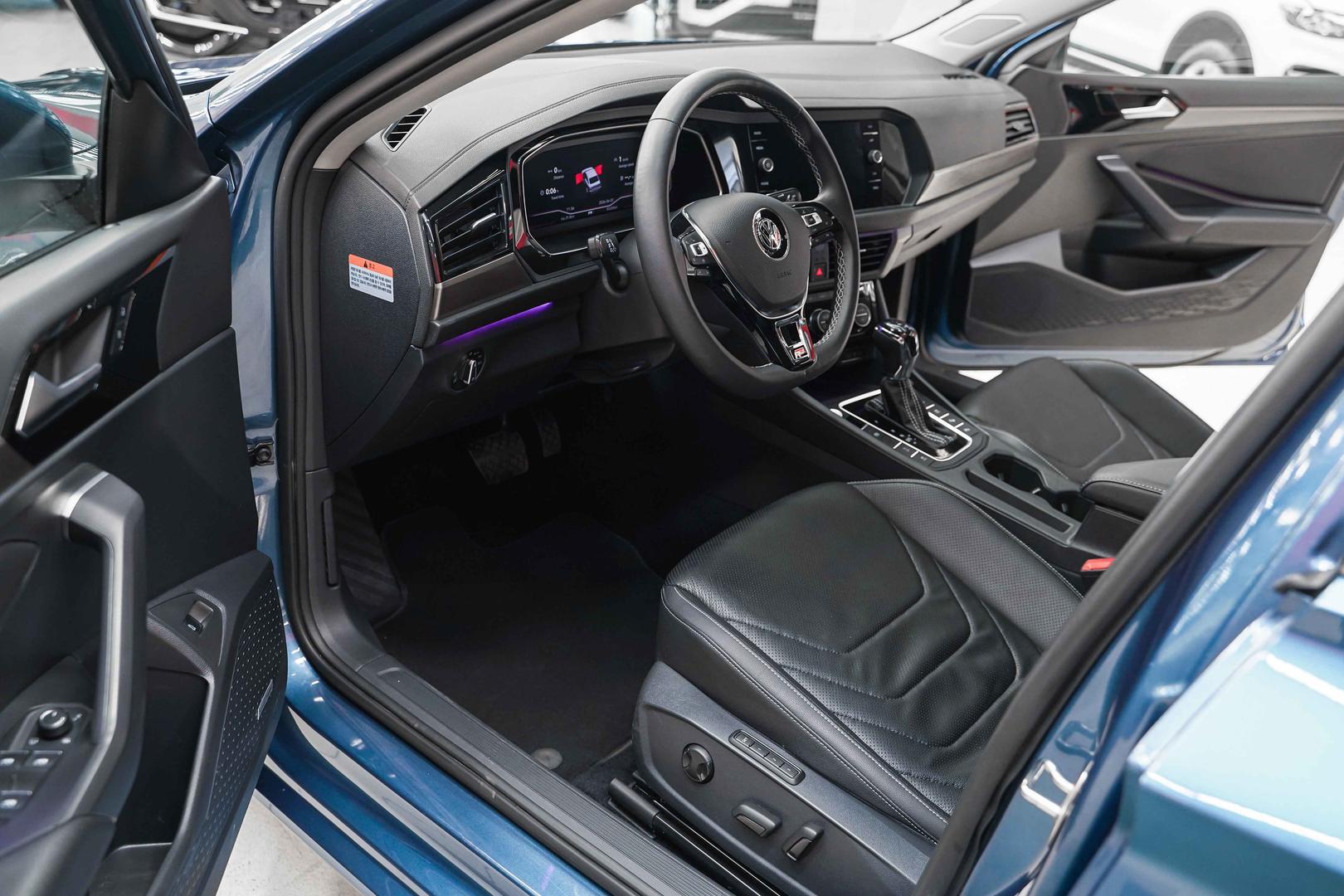 Volkswagen Jetta 2021, синий, ДЦ Орехово