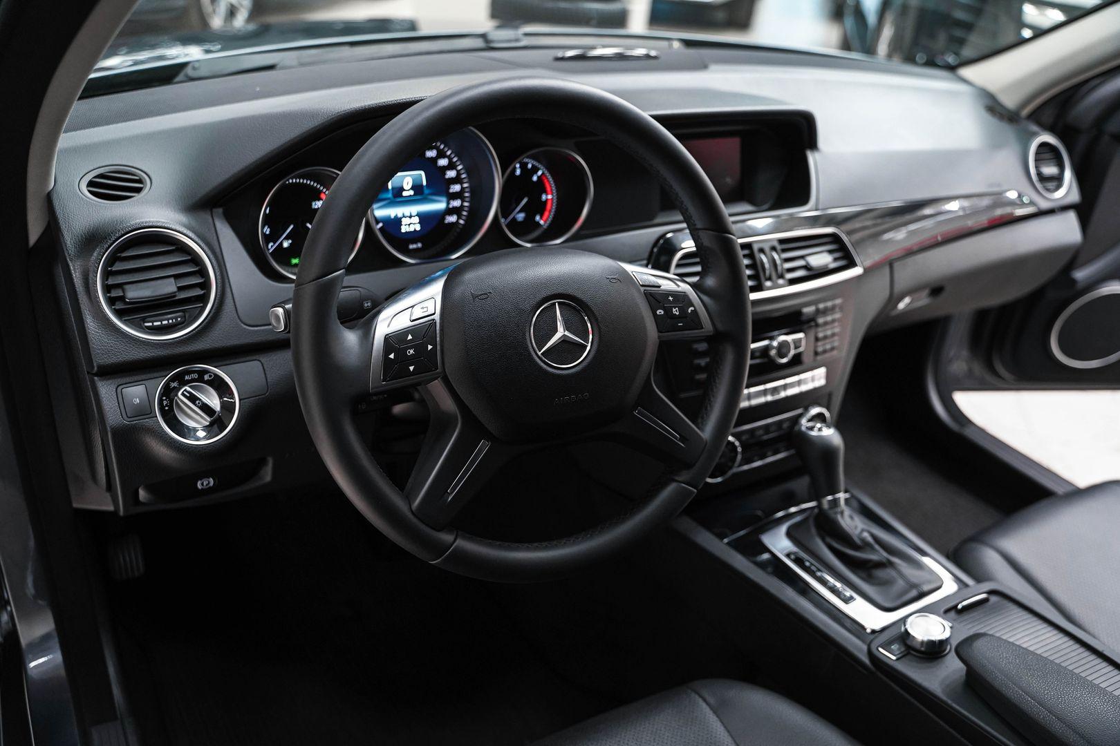 Mercedes-Benz C-Класс 2013, серый, ДЦ Орехово
