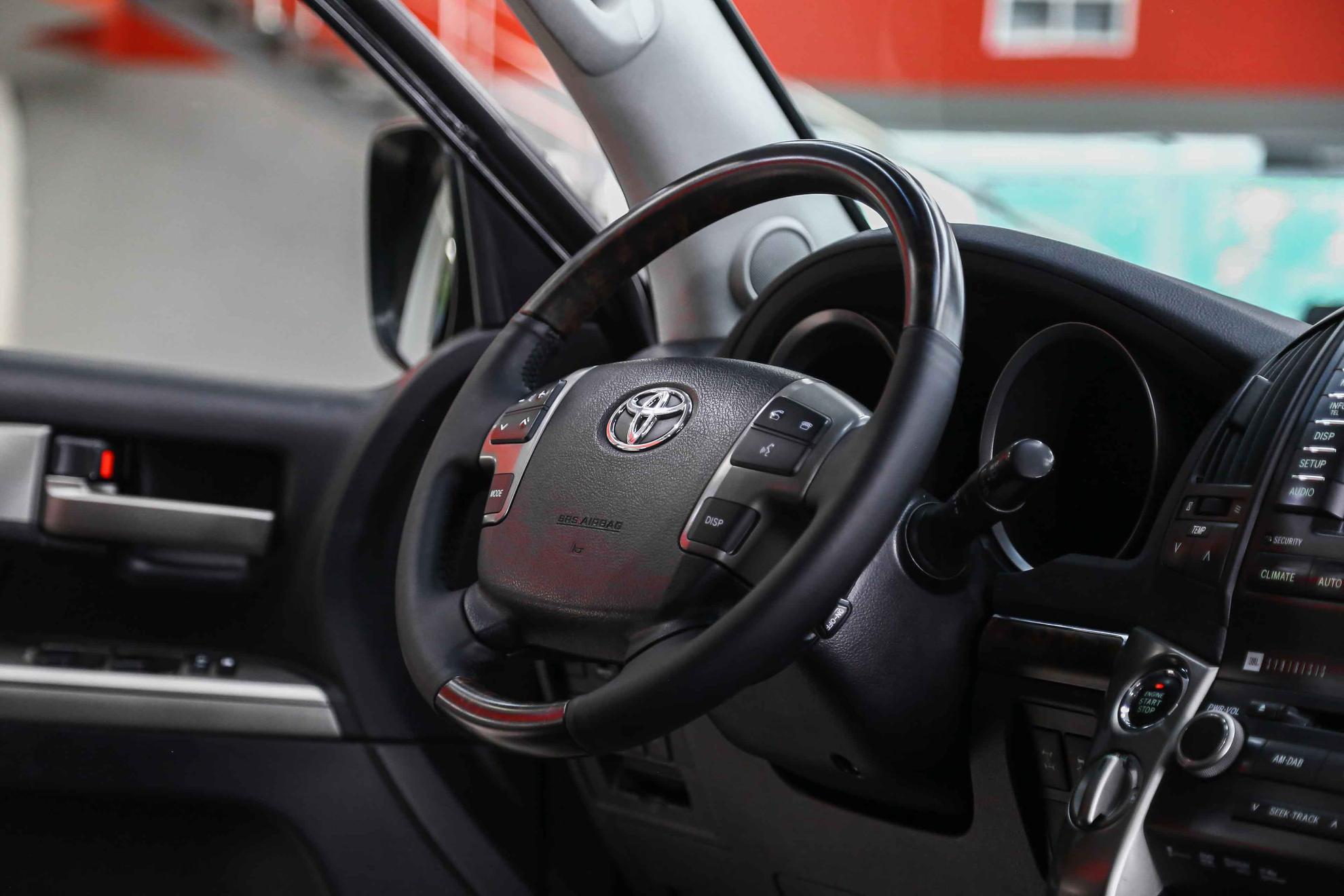 Toyota Land Cruiser 2011, черный, ДЦ Орехово
