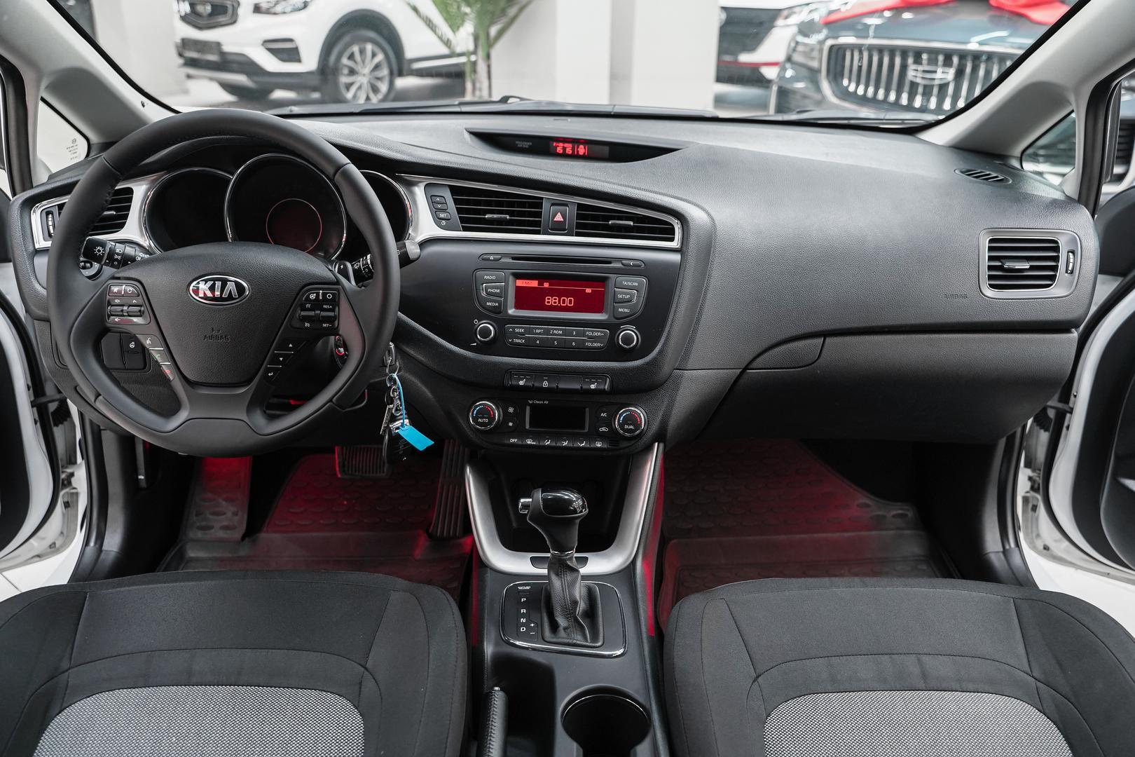 Kia Ceed 2016, белый, ДЦ Орехово