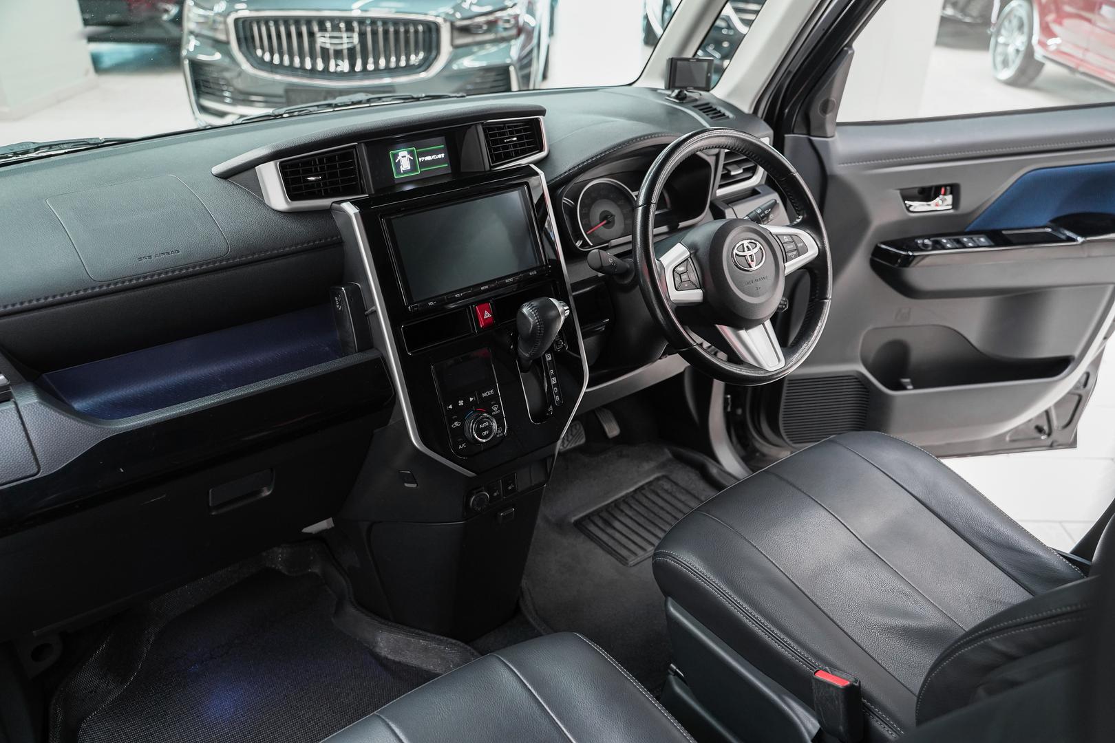 Toyota Roomy 2017, черный, ДЦ Орехово