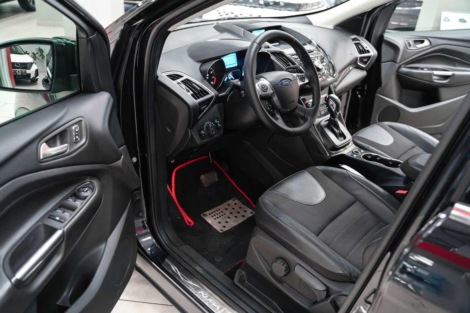 Ford Kuga 2013, черный, ДЦ Орехово