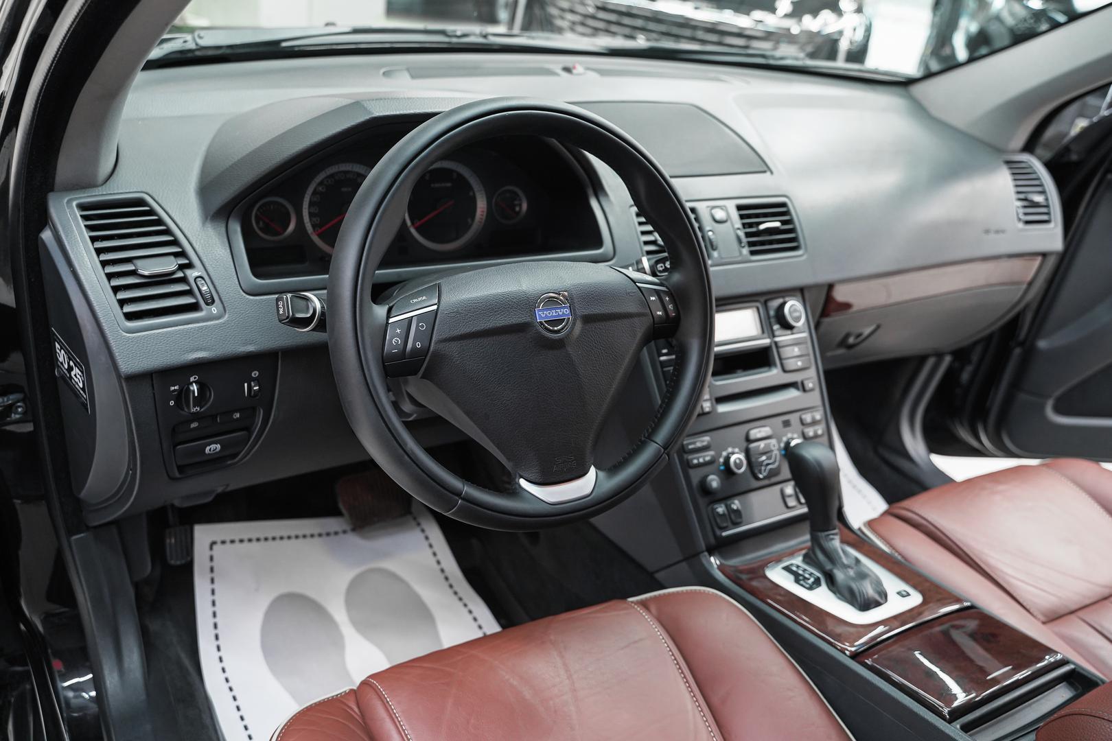 Volvo XC90 2013, черный, ДЦ Орехово