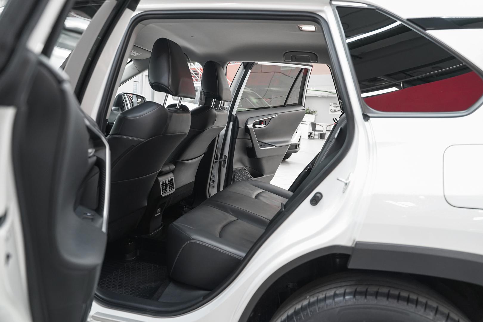 Toyota RAV4 2019, белый, ДЦ Орехово