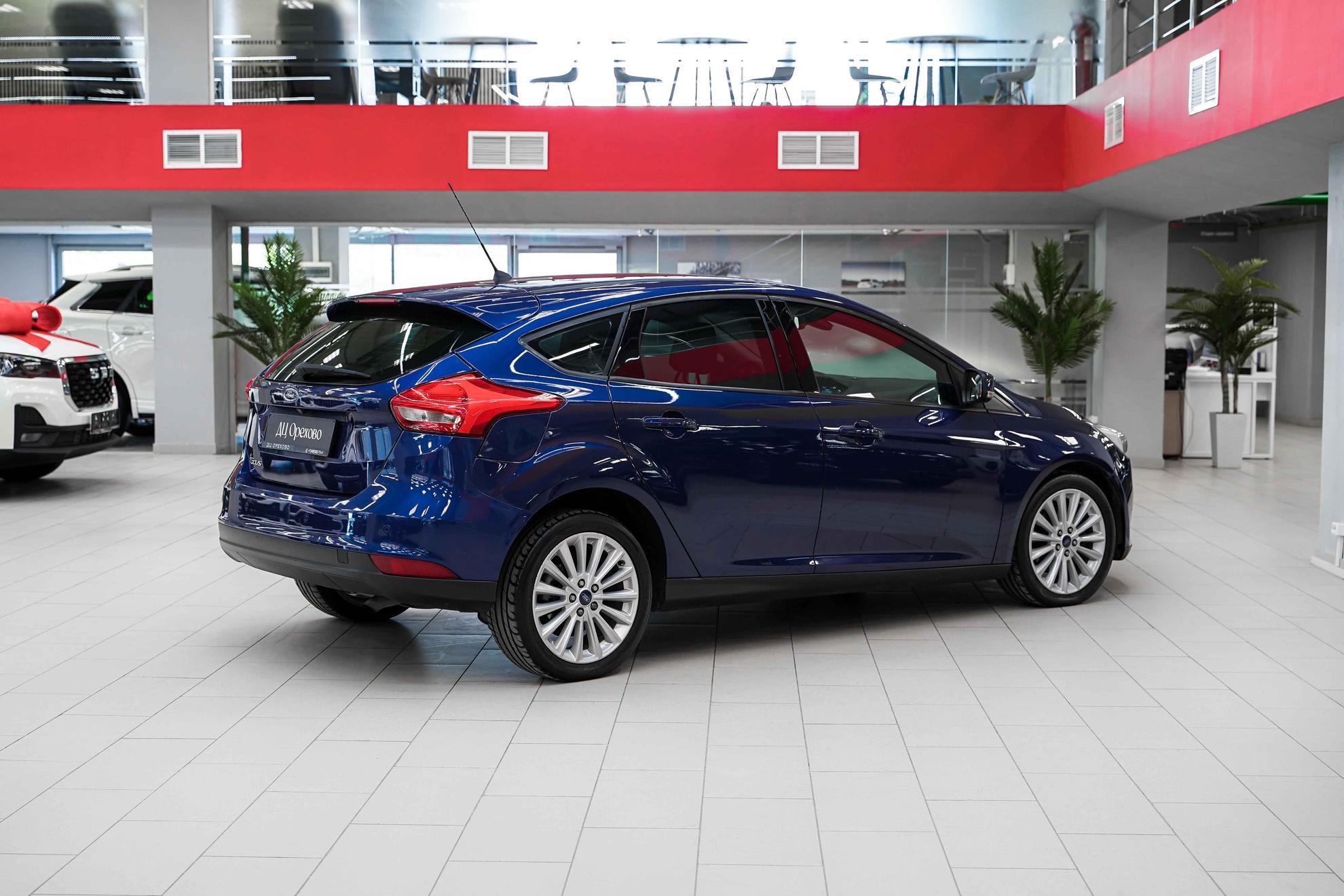 Ford Focus 2015, синий, ДЦ Орехово