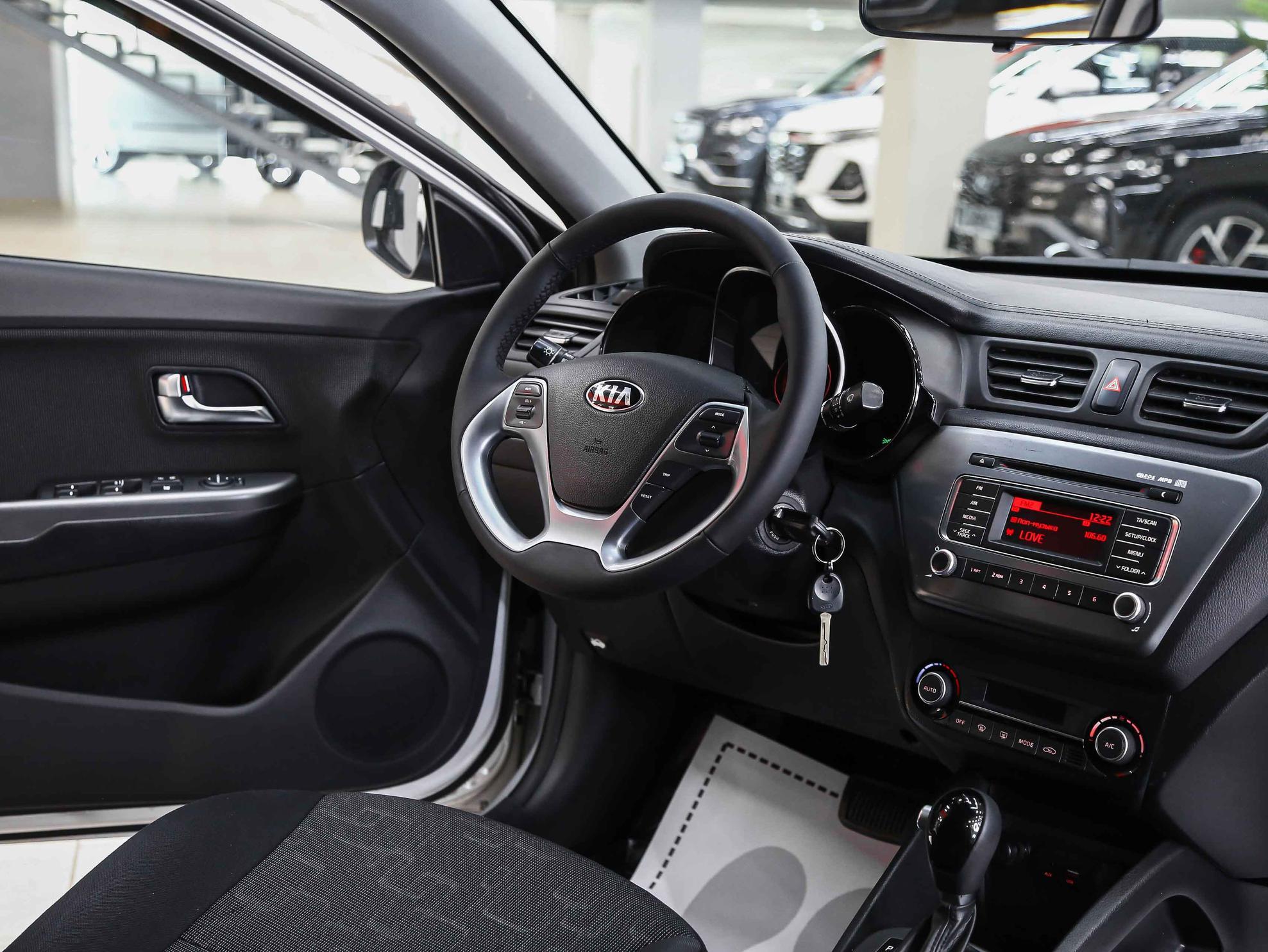 Kia Rio 2016, серебряный, ДЦ Орехово