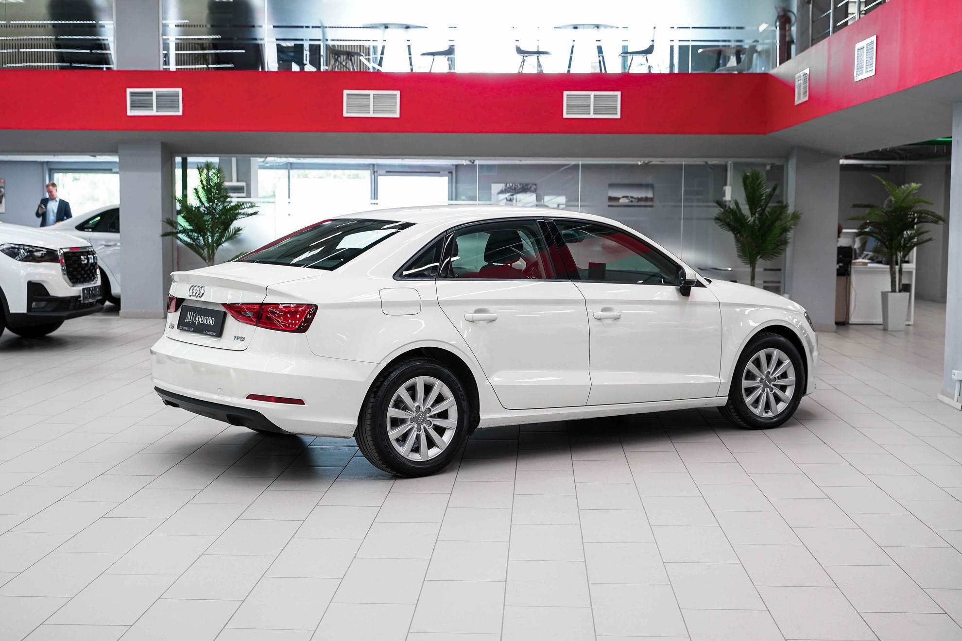 Audi A3 2014, белый, ДЦ Орехово