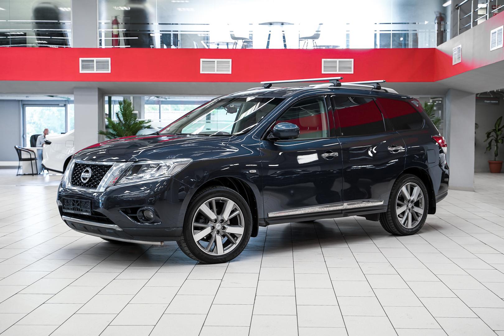 Nissan Pathfinder 2015, синий, ДЦ Орехово