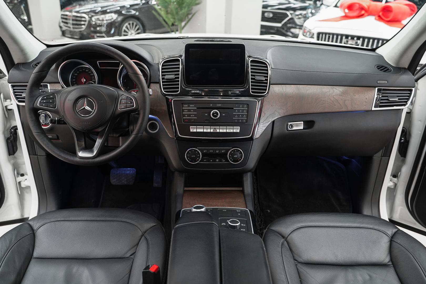 Mercedes-Benz GLS 2016, белый, ДЦ Орехово