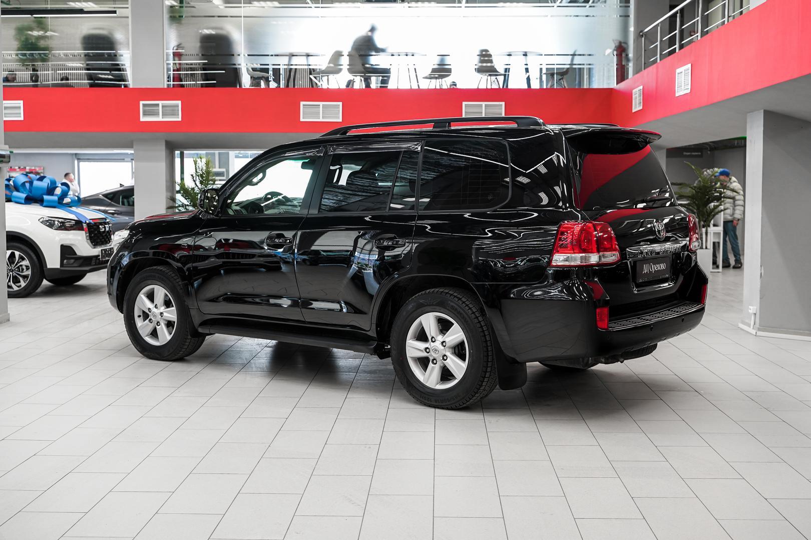 Toyota Land Cruiser 2011, черный, ДЦ Орехово