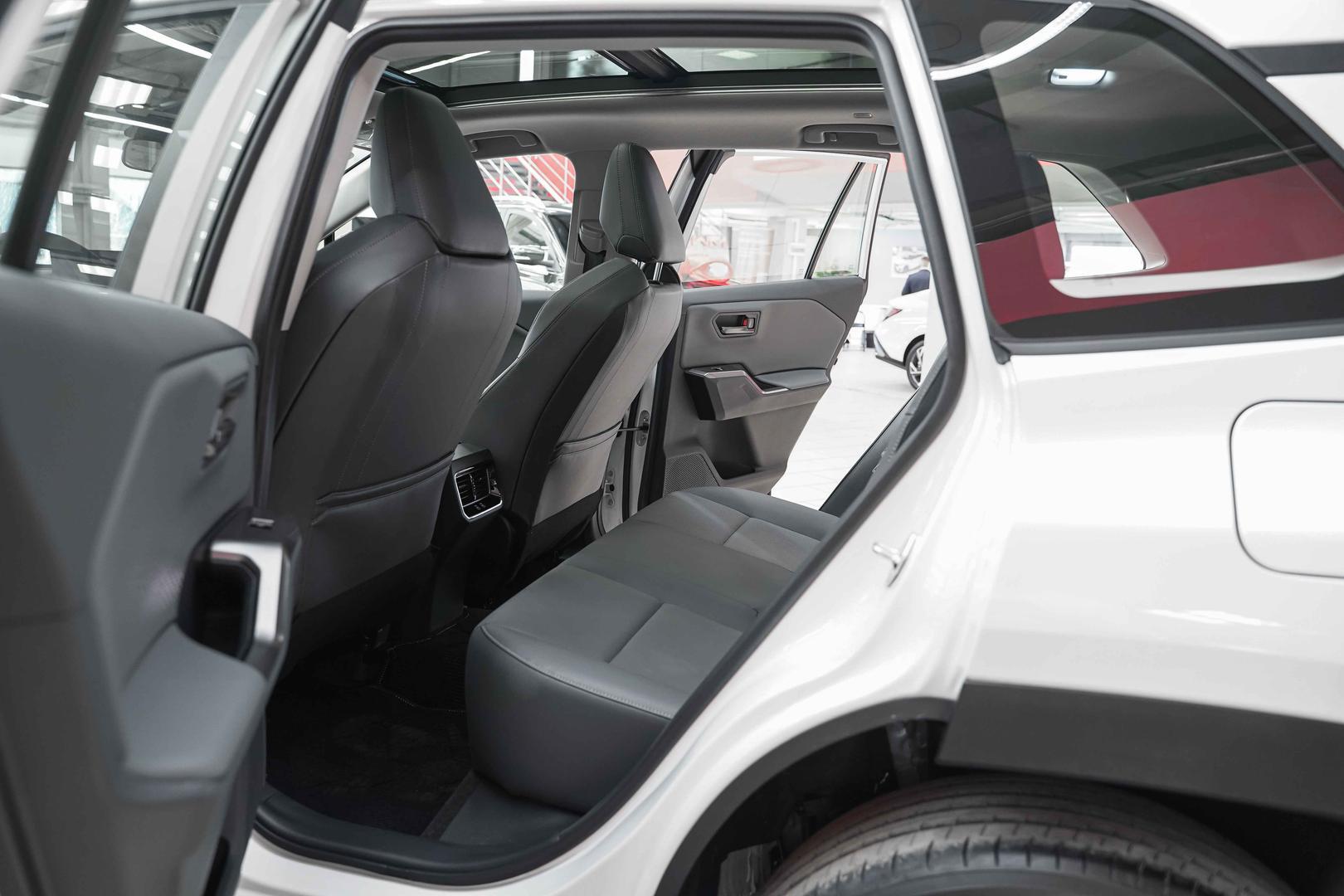 Toyota RAV4 2026, белый, ДЦ Орехово