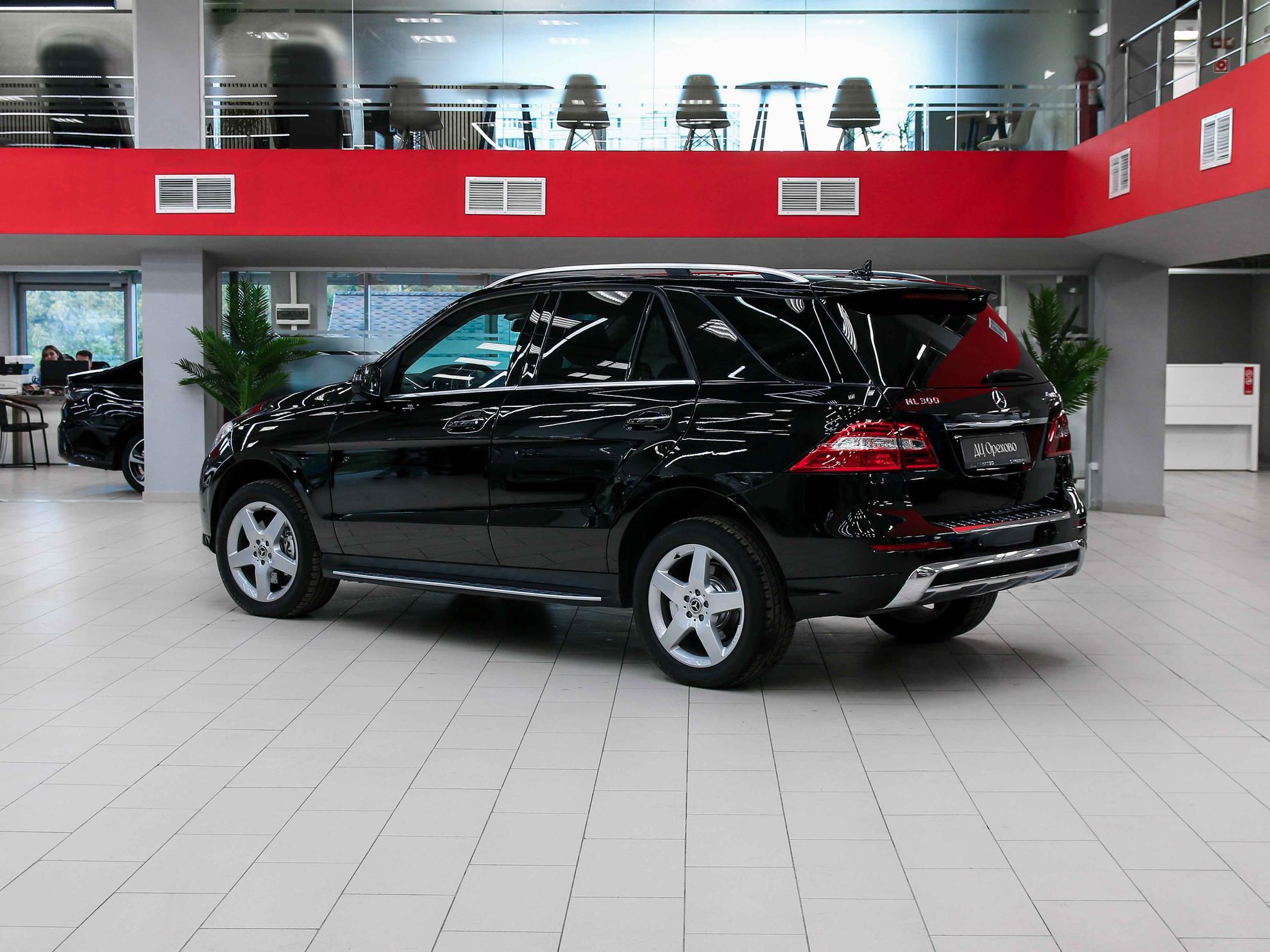 Mercedes-Benz M-Класс 2014, черный, ДЦ Орехово