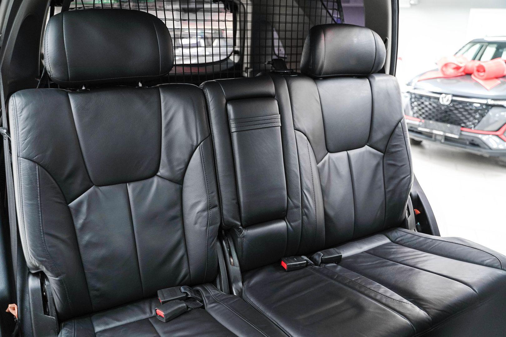 SsangYong Rexton 2012, белый, ДЦ Орехово
