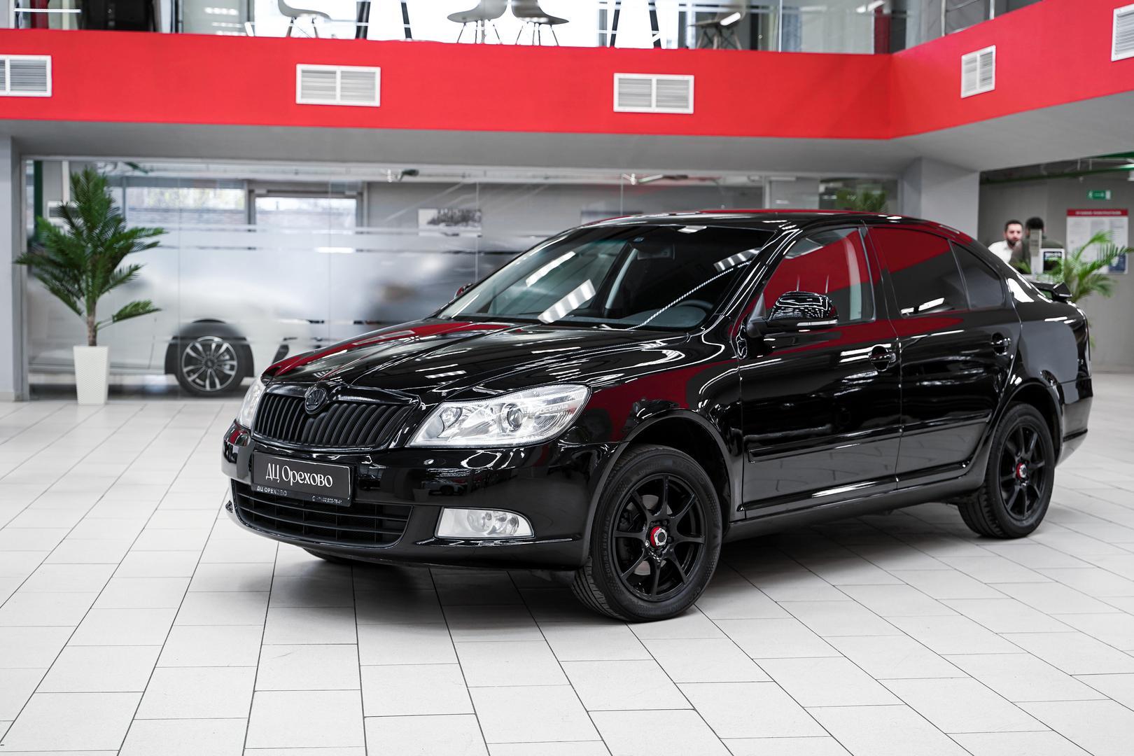 Skoda Octavia 2012, черный, ДЦ Орехово