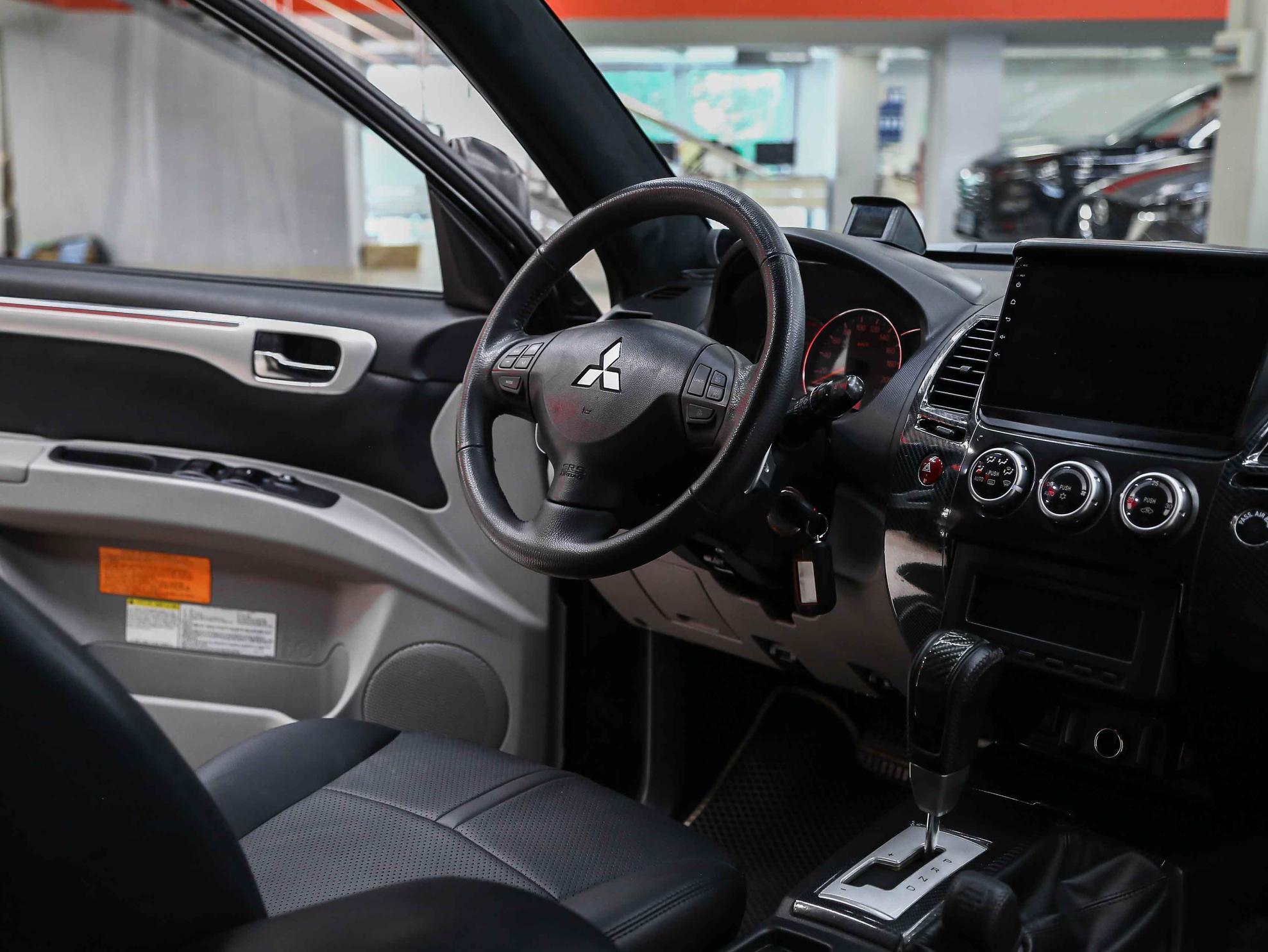 Mitsubishi Pajero Sport 2011, черный, ДЦ Орехово