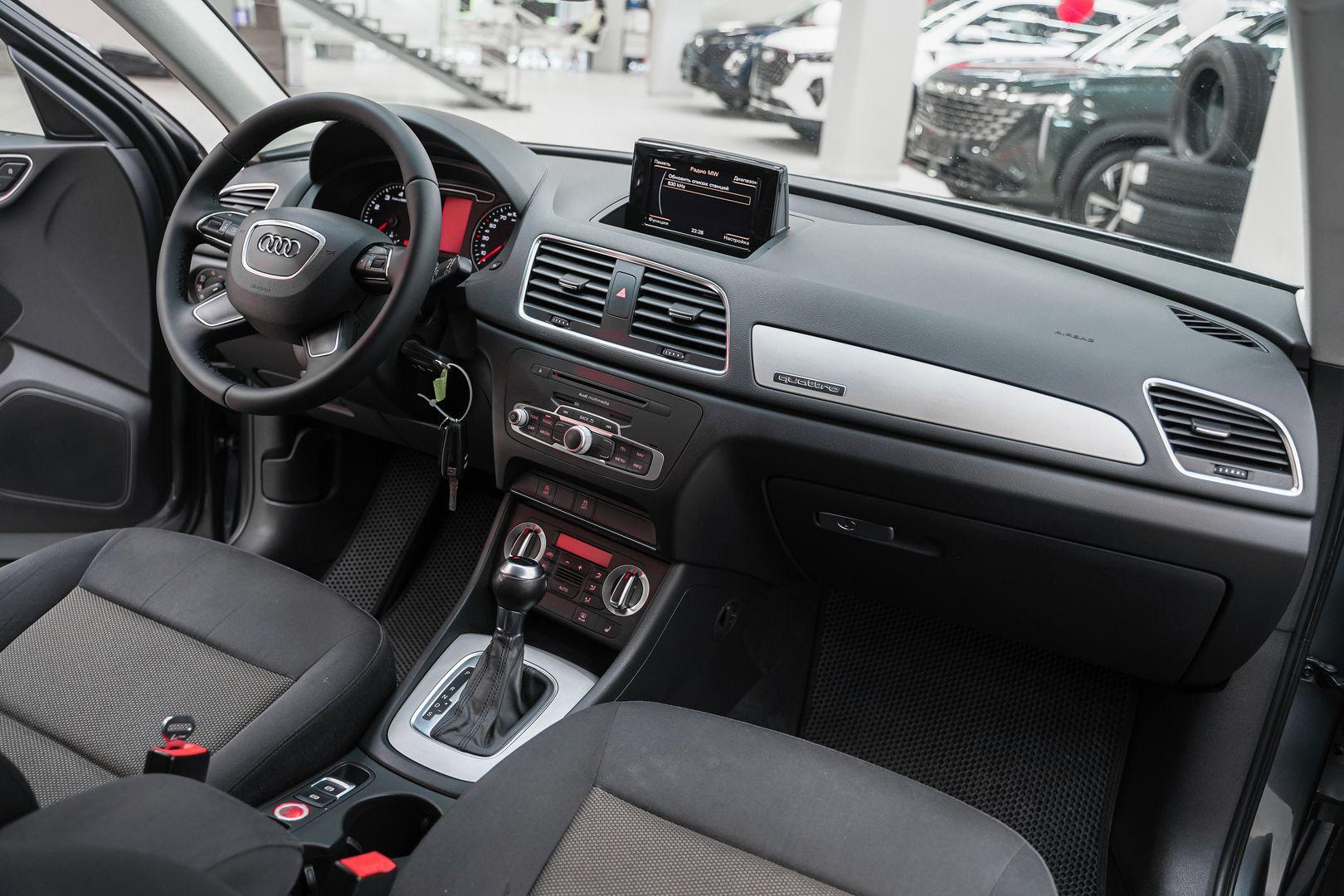 Audi Q3 2013, серый, ДЦ Орехово